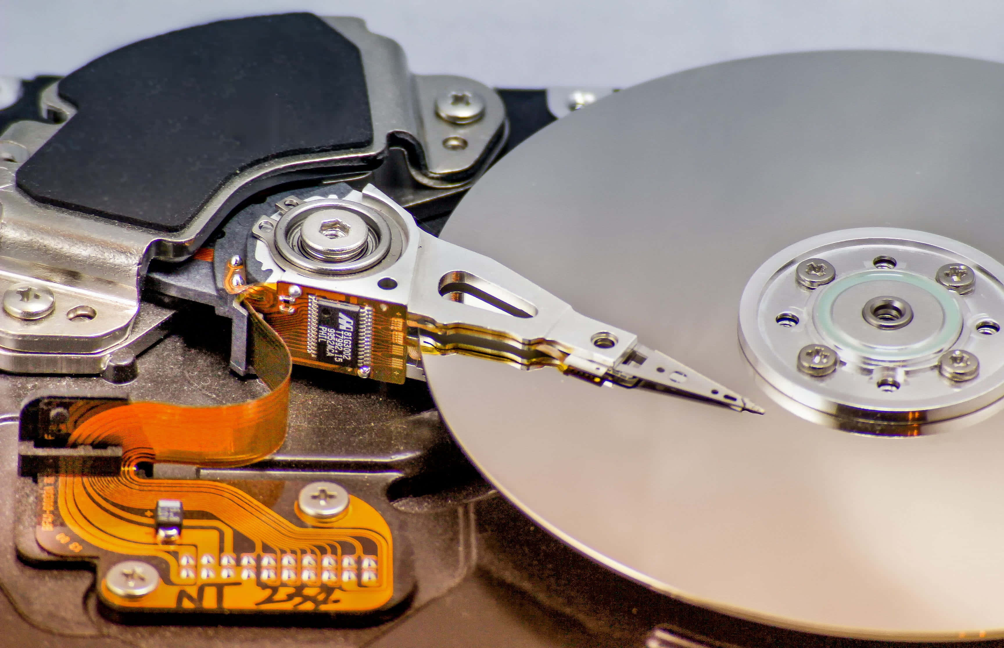 backup 3456 x 2231, hard disk drive, spinning platters, 2K Desktop Wallpaper