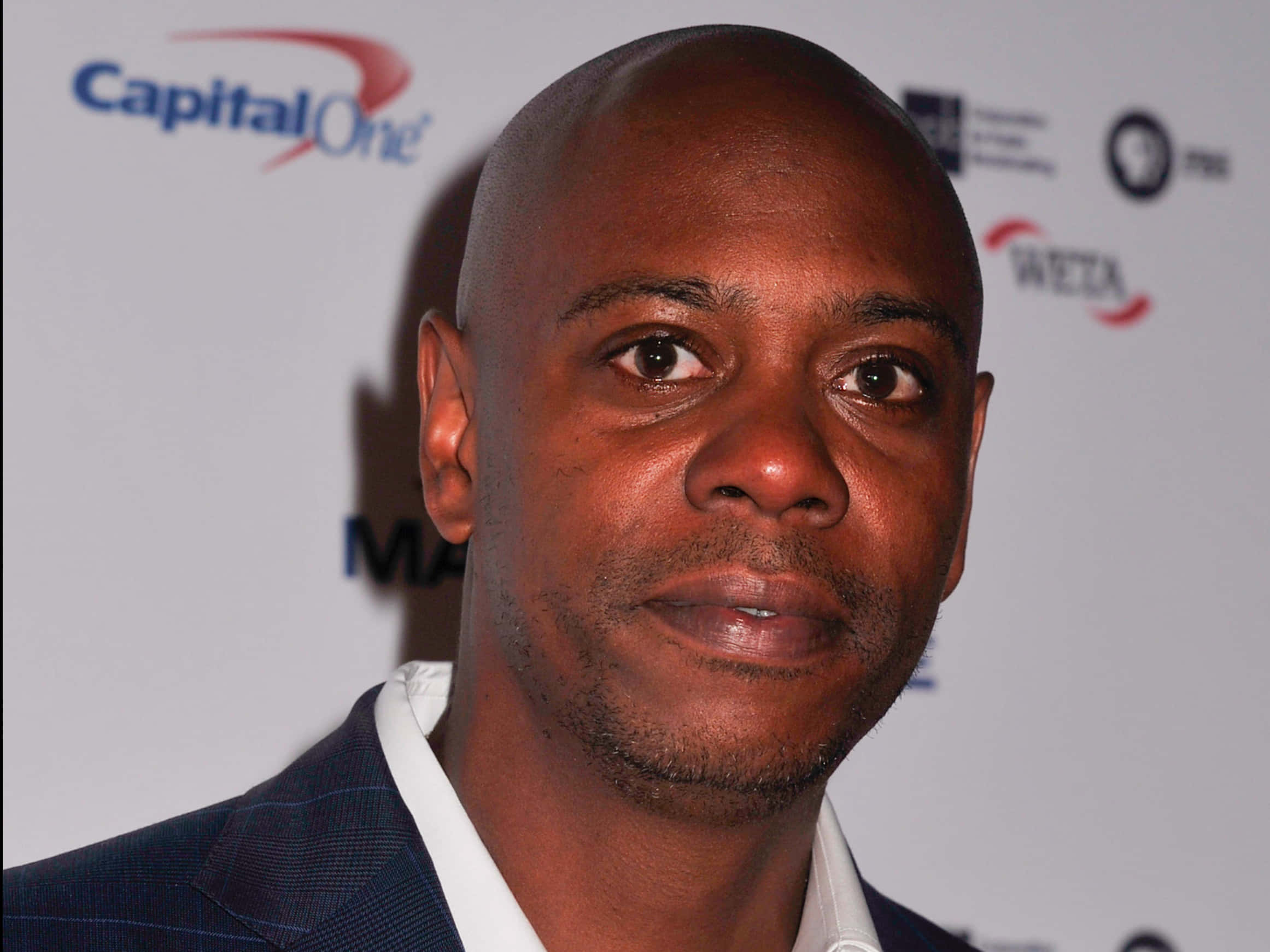 Dave Chappelle, dark suit, white shirt, Full HD Desktop Wallpaper