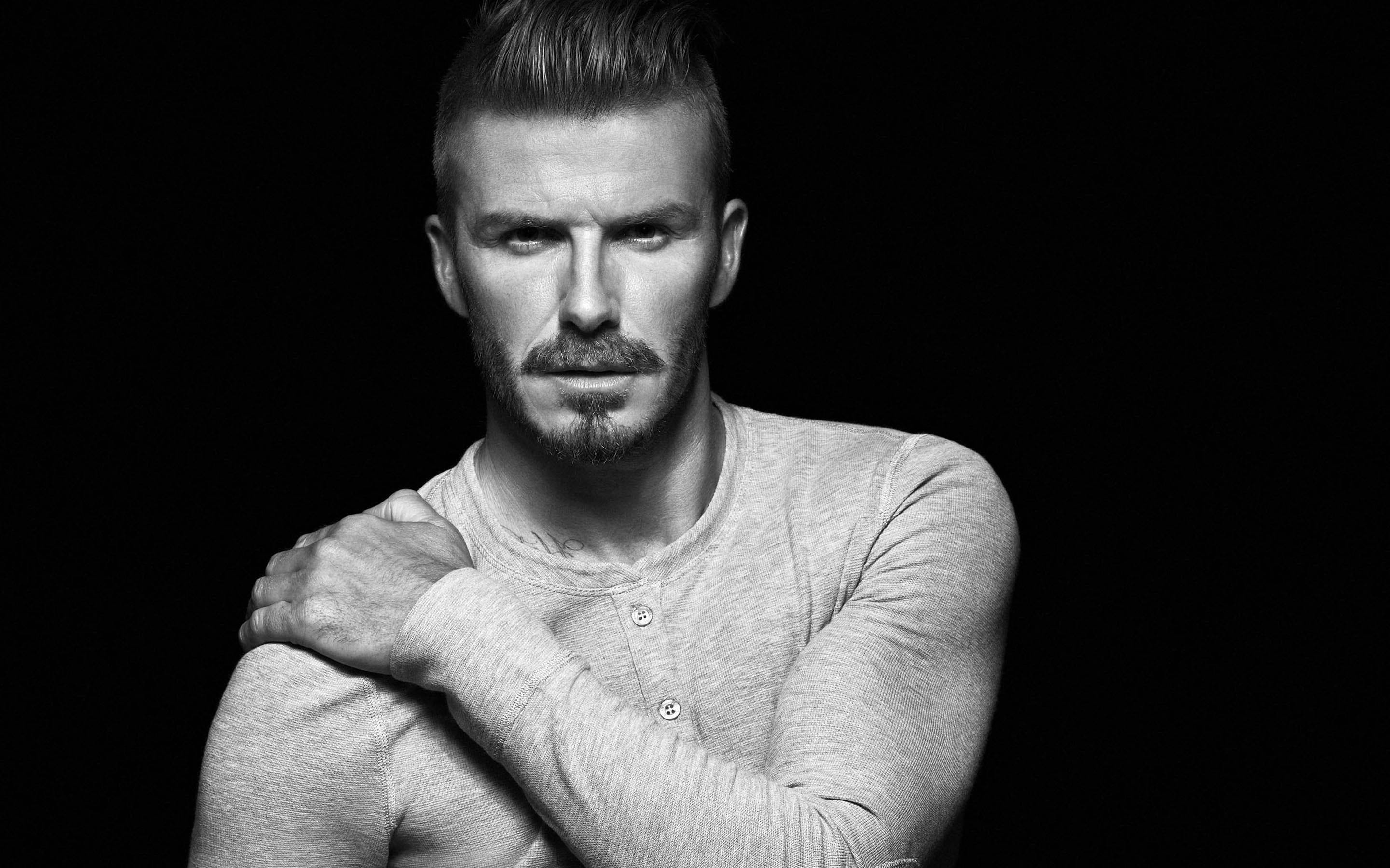 David Beckham, undercut hairstyle, black and white portrait, 2K Desktop Wallpaper
