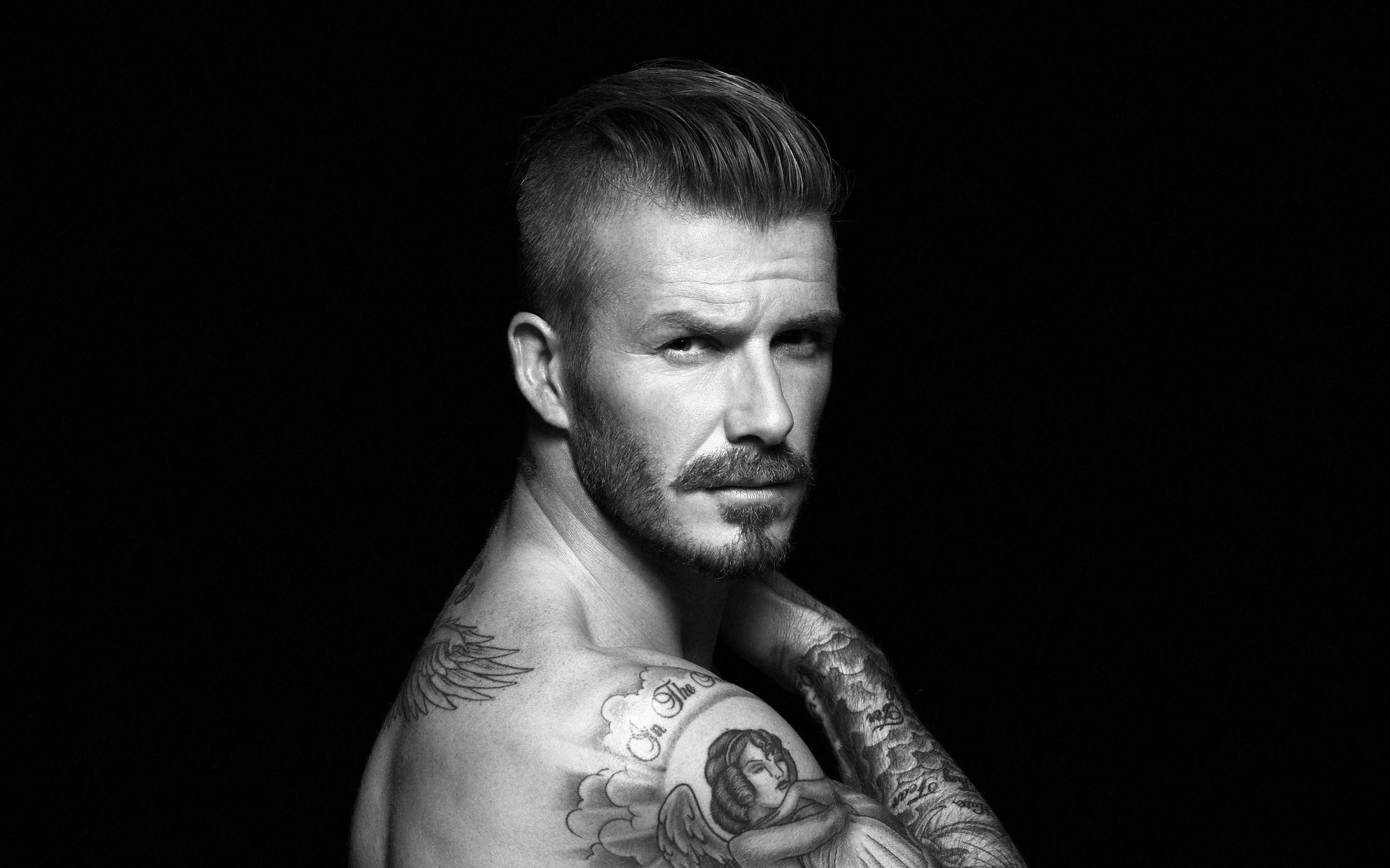David Beckham, tattoo, black and white portrait, 2K Desktop Wallpaper