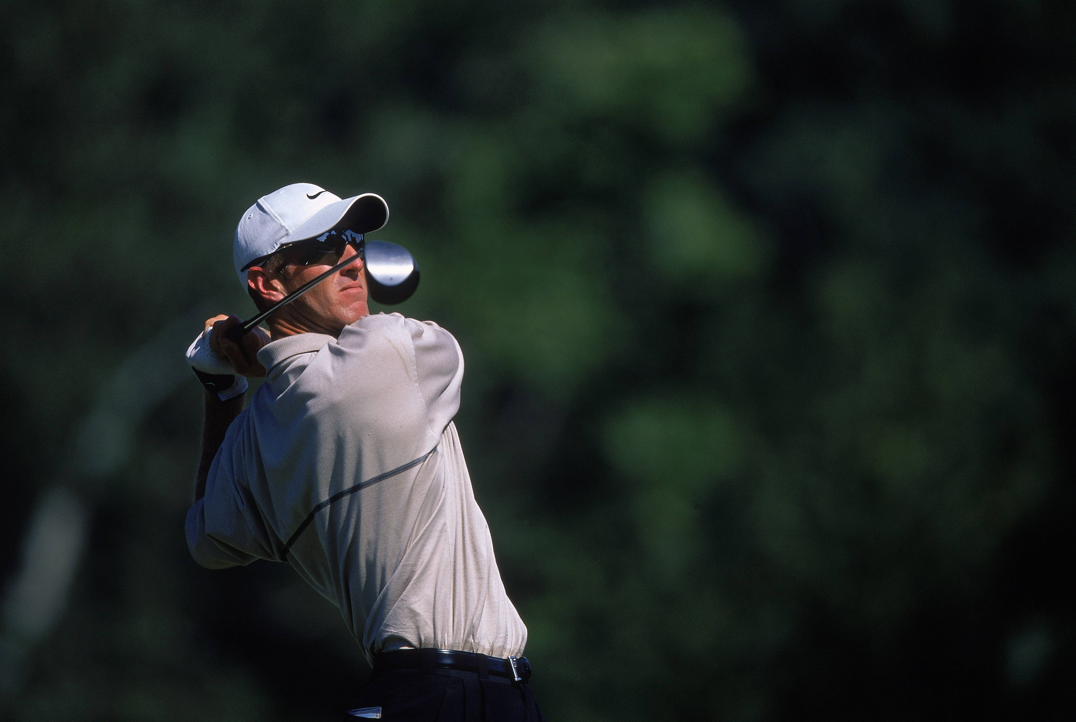 David Duval, golfer, mid-swing, 2K Desktop Wallpaper
