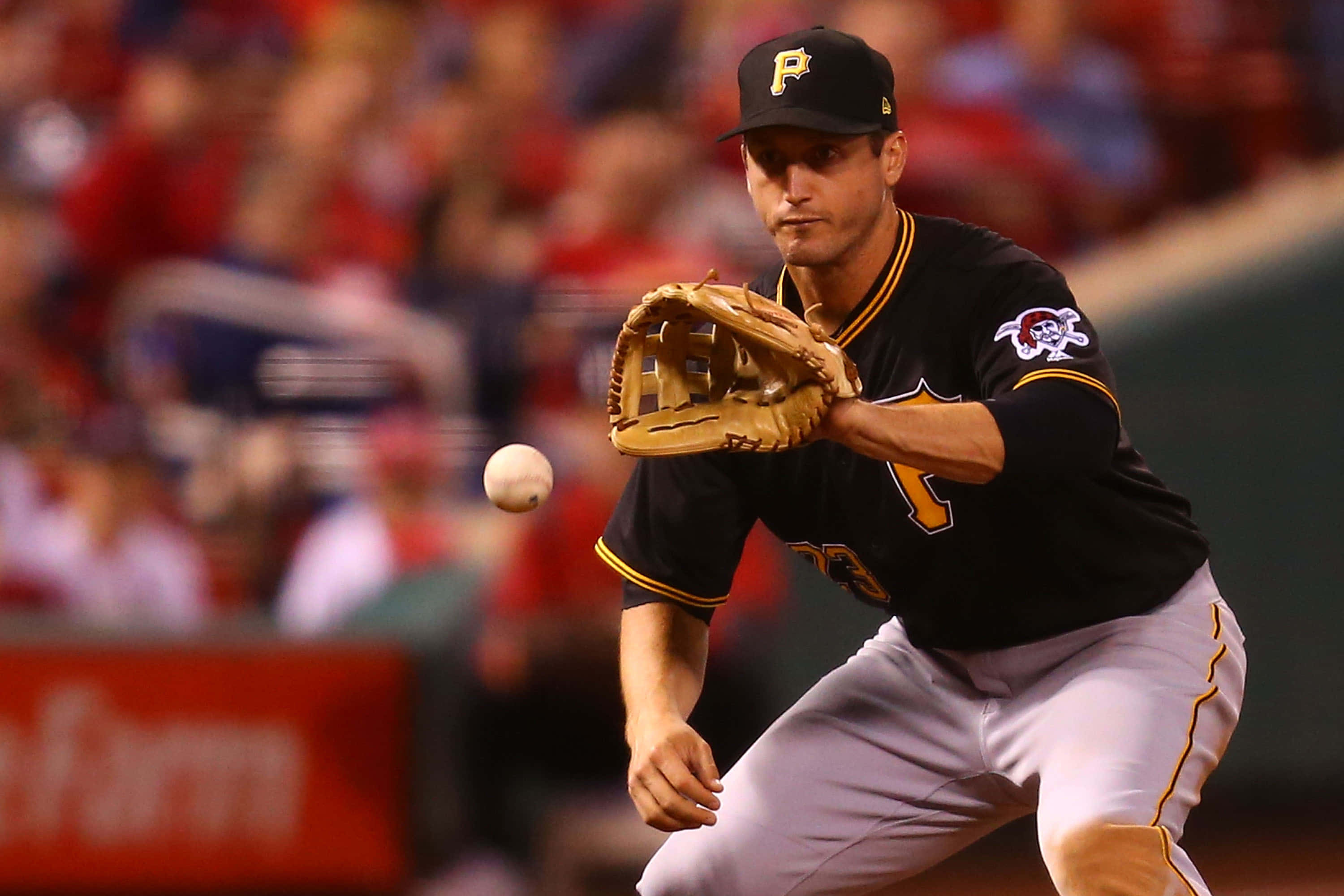 David Freese, black and gold uniform, night game, 2K Desktop Wallpaper