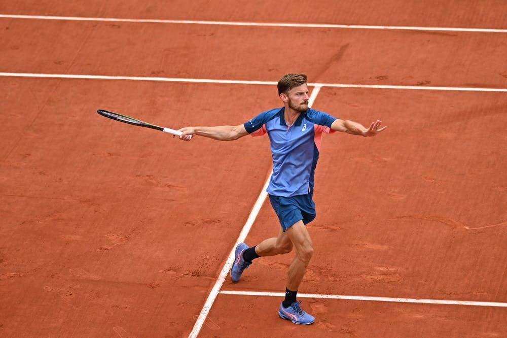 David Goffin, blue gear, red clay court, SD Desktop Wallpaper