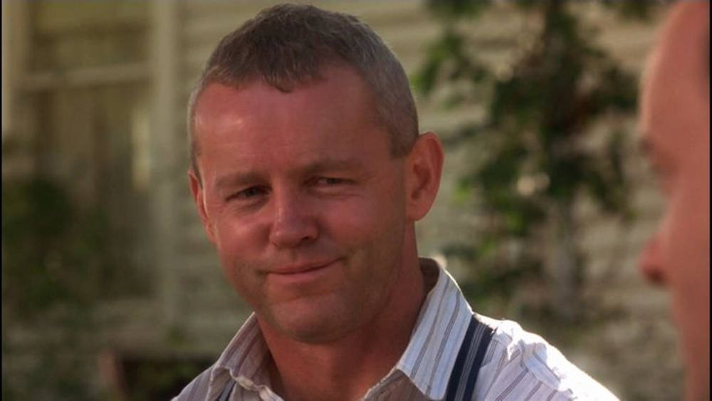 David Morse, short gray hair, striped shirt, SD Desktop Wallpaper