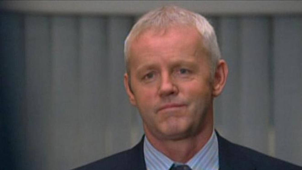 David Morse, gray hair, dark suit, SD Desktop Wallpaper