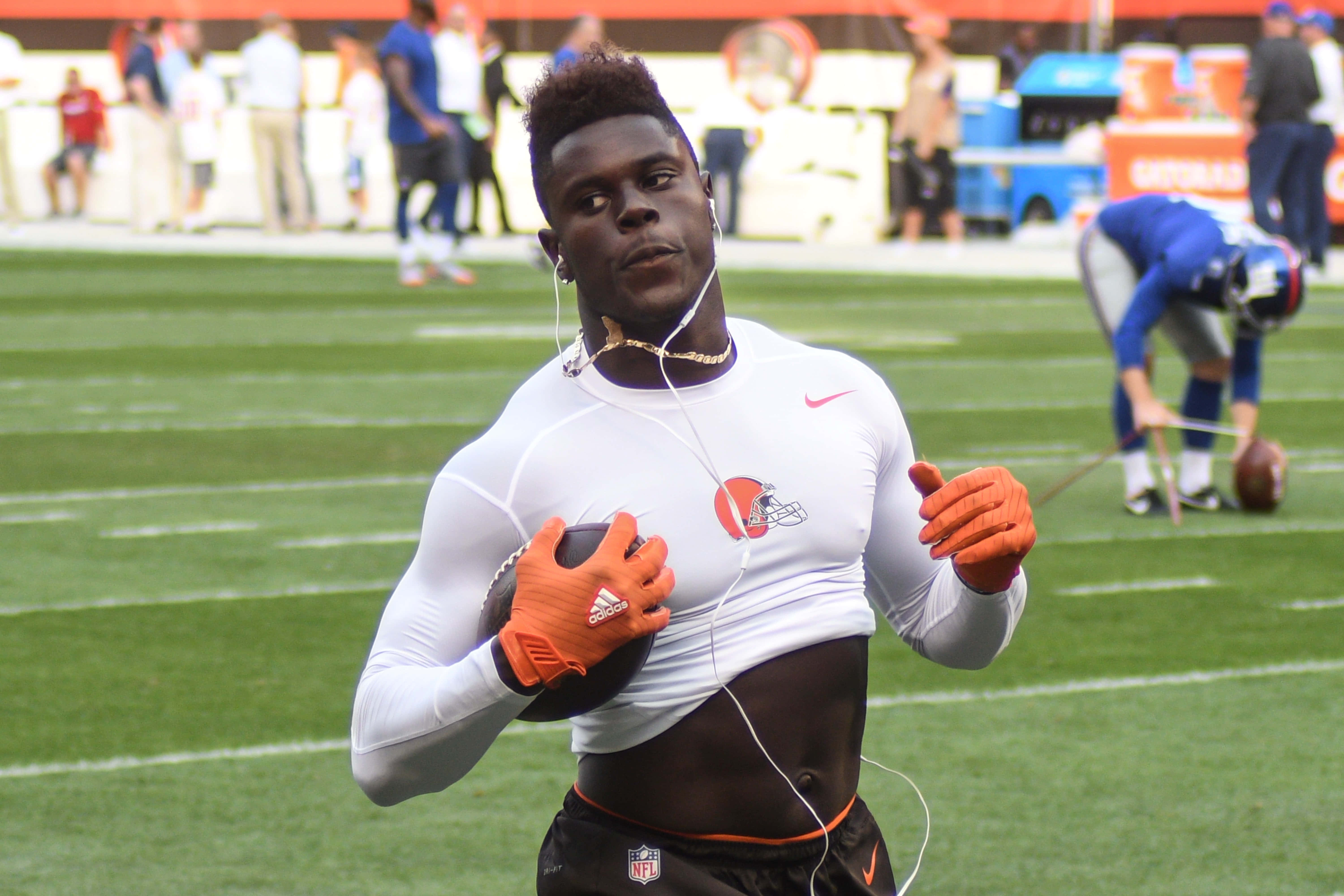 David Njoku, warmup session, white gear, 5K Desktop Wallpaper