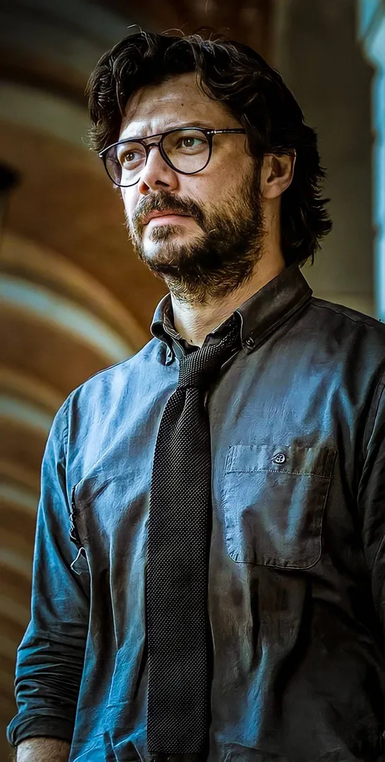 David Strathairn