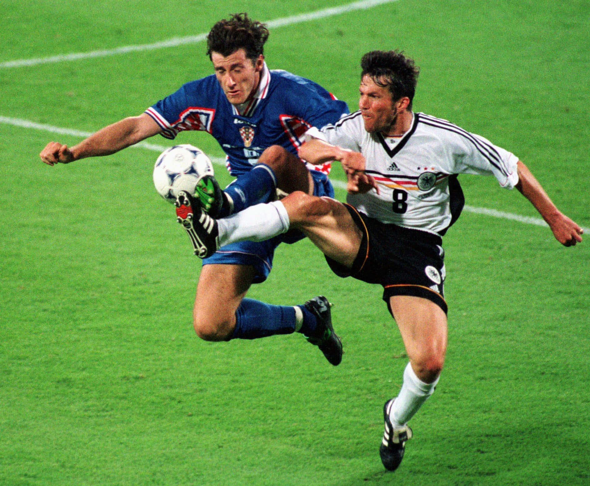 Davor Suker, soccer players, vibrant green pitch, HD Desktop Wallpaper