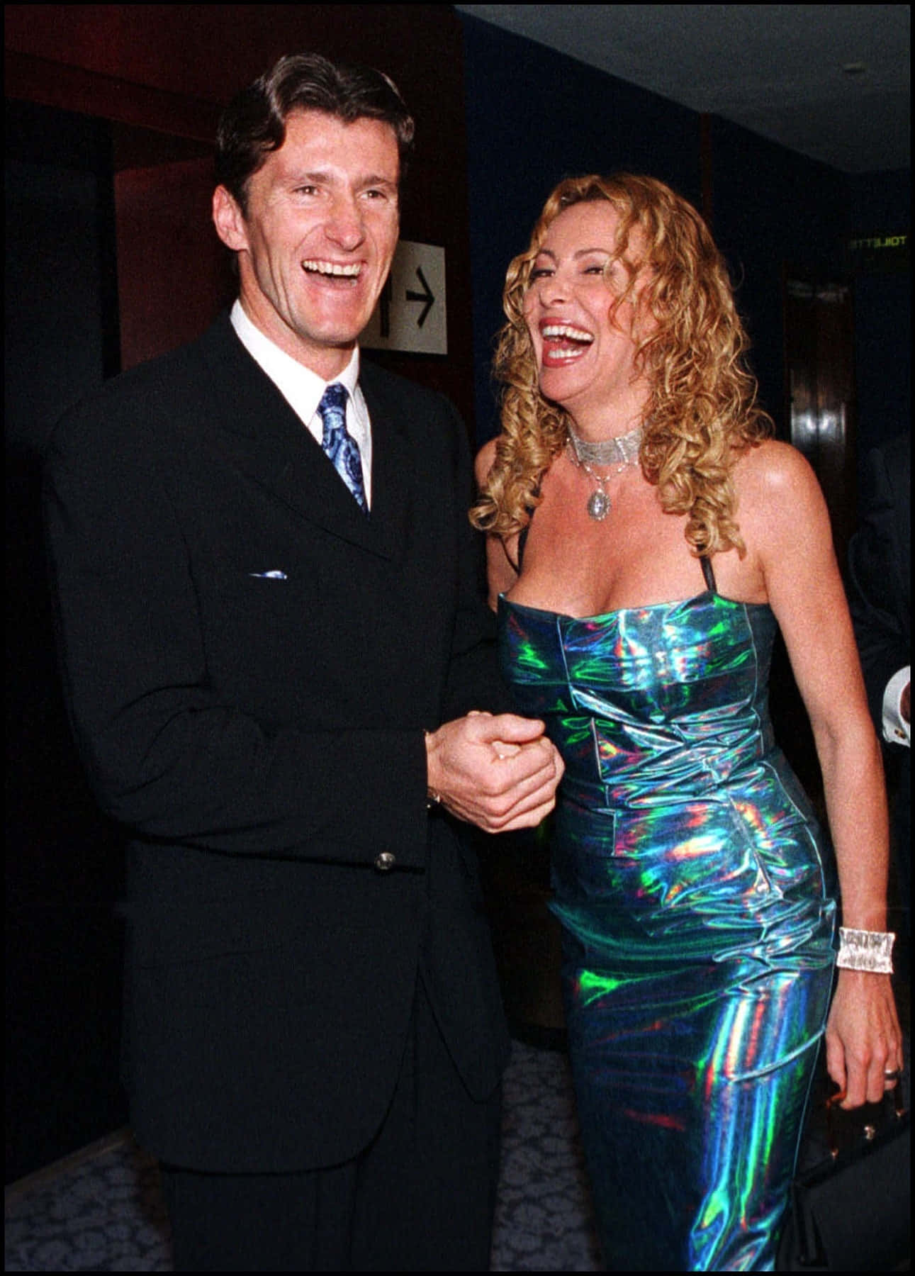 Davor Suker, suit, shimmering iridescent dress, HD Phone Wallpaper