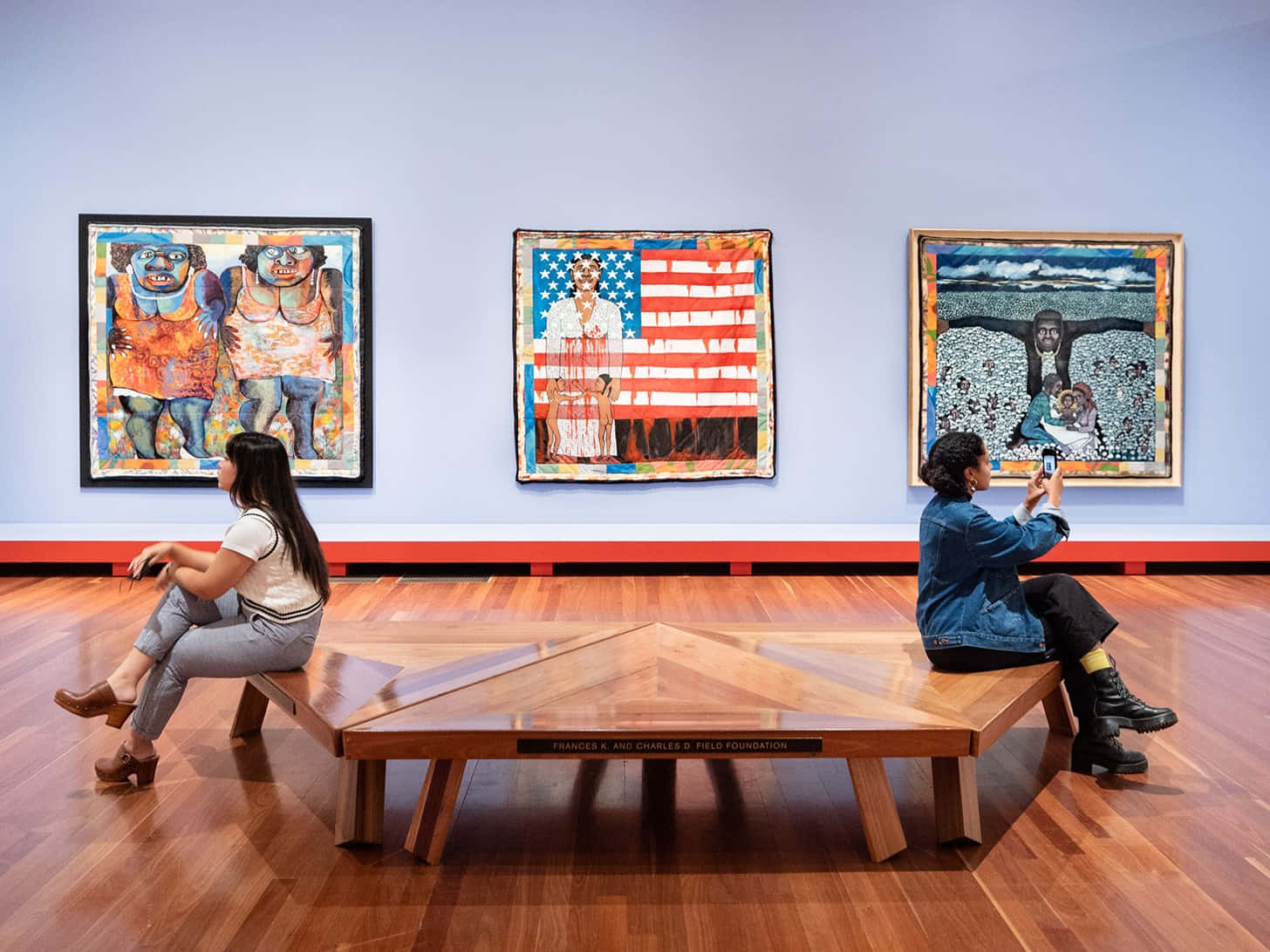 De Young Fine Arts Museum, wooden bench, large colorful artworks, HD Desktop Wallpaper