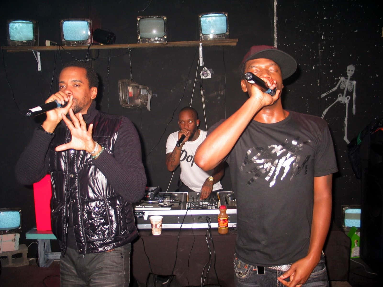 Dead Rappers, vintage TVs, skeleton mural, HD Desktop Wallpaper