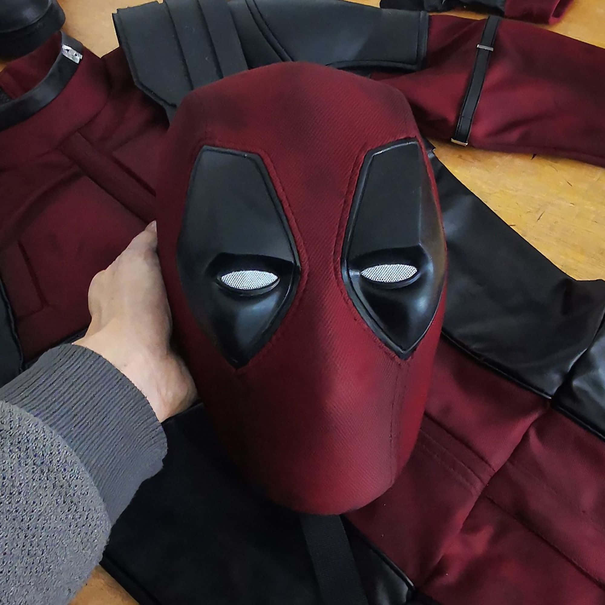 Deadpool mask, red and black, matching costume, Full HD Desktop Wallpaper