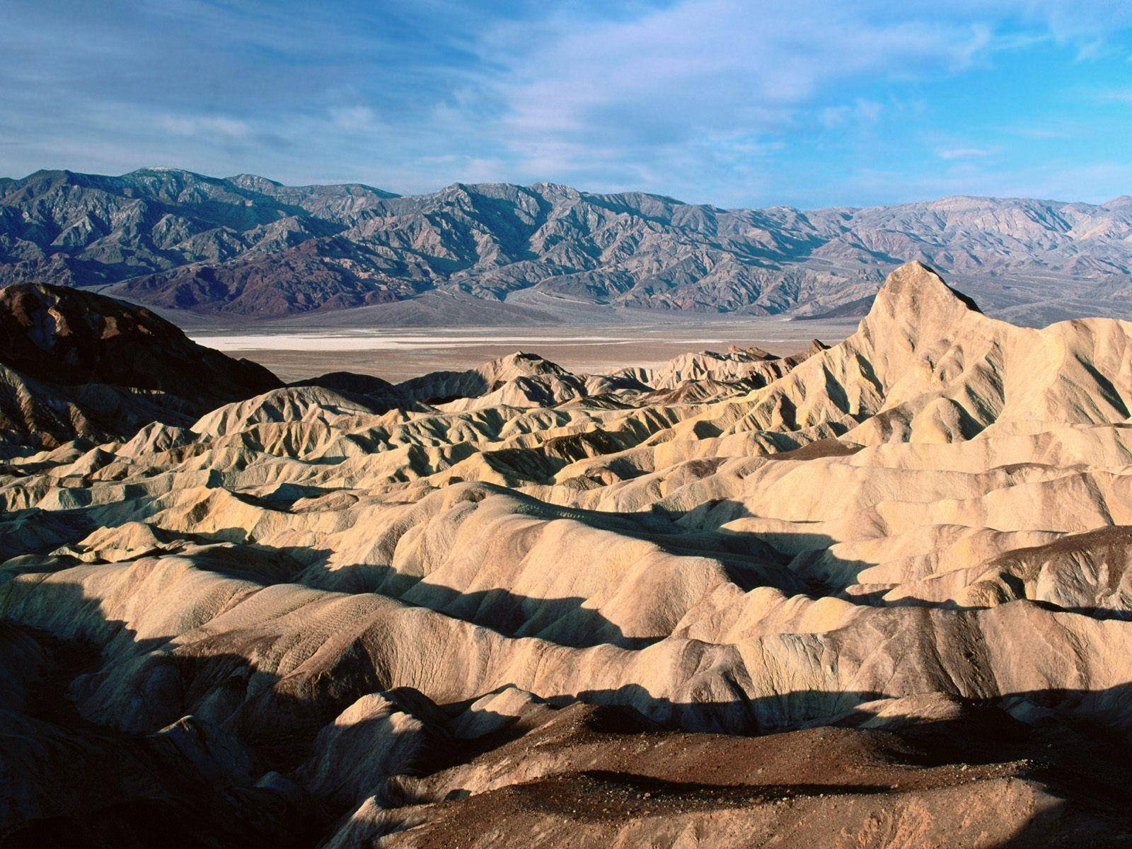 Desert Mountain Ranges, Death Valley, sunlit desert badlands, HD Desktop Wallpaper