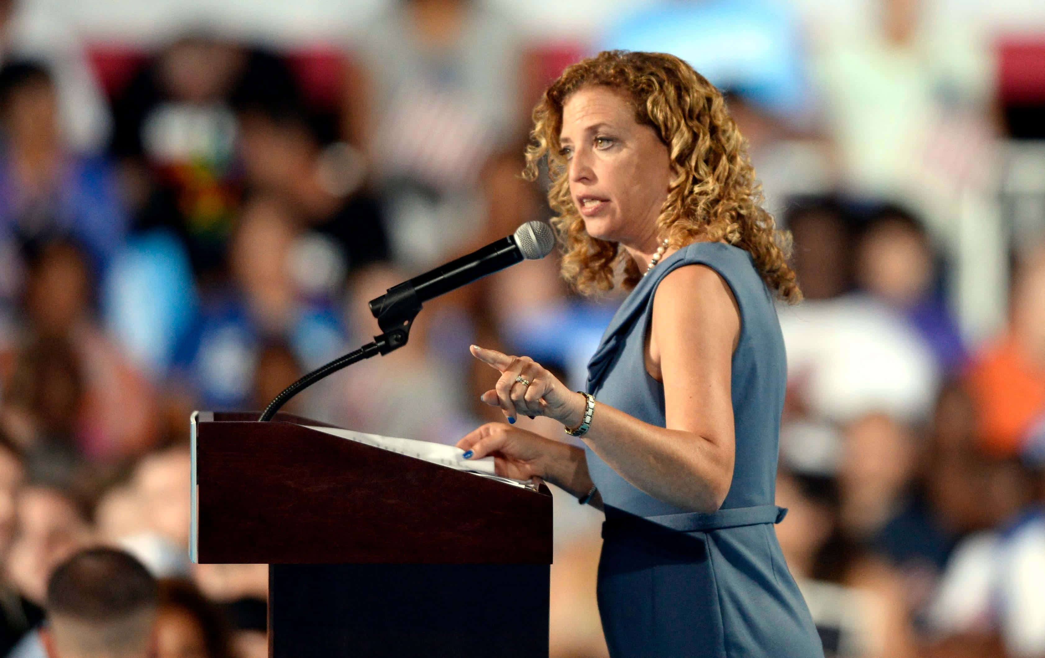 Debbie Wasserman Schultz, blue dress, podium, 2K Desktop Wallpaper