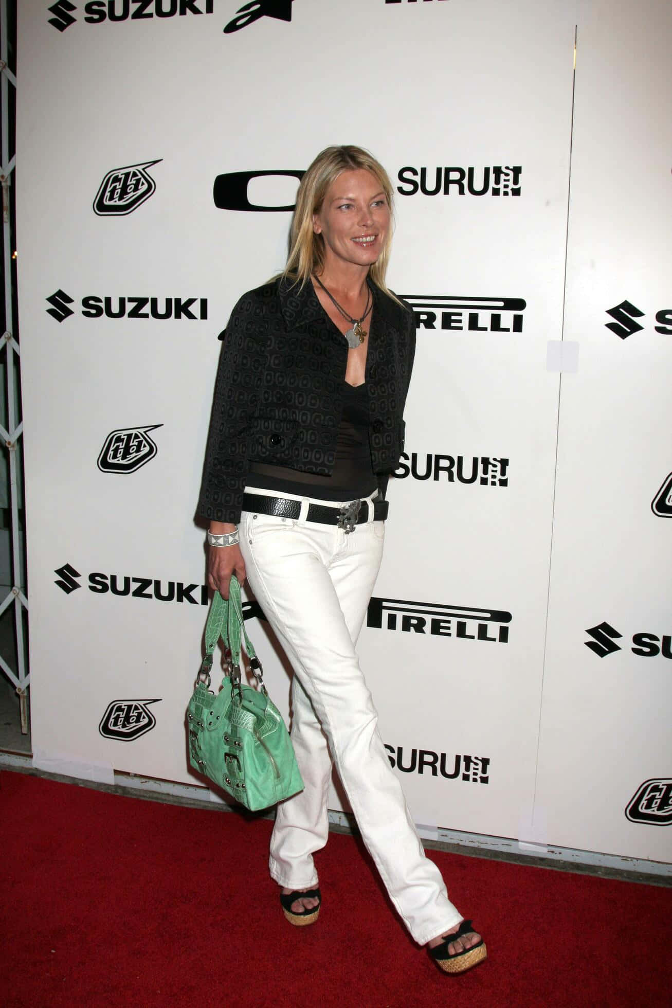 Deborah Kara Unger, red carpet, green handbag, Full HD Phone Wallpaper