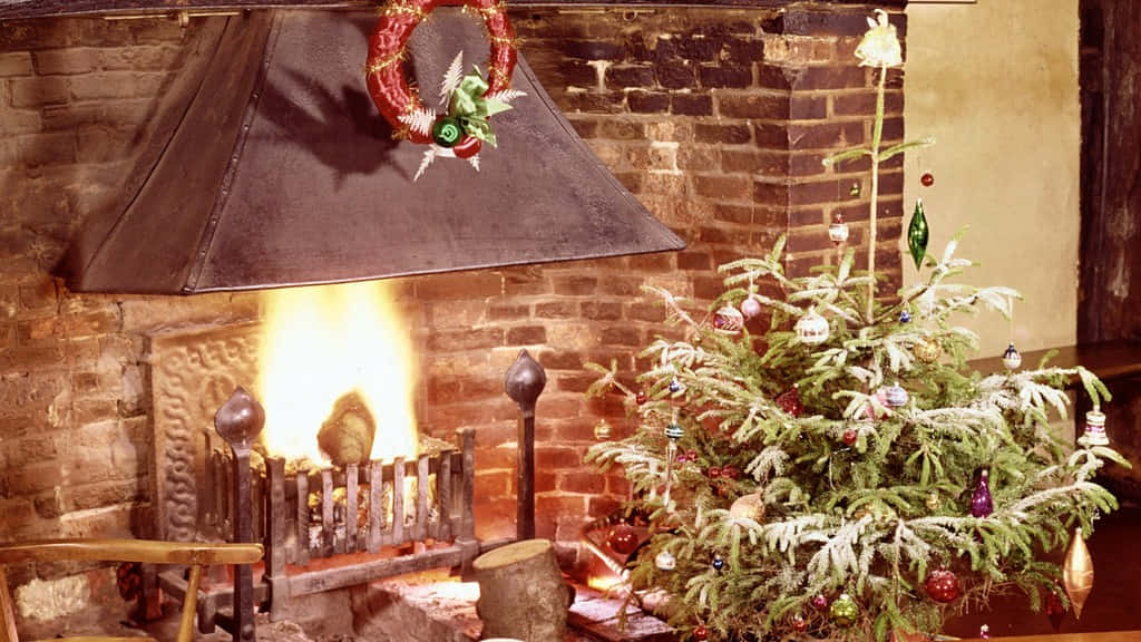 Vintage Christmas Desktop, fireplace, Christmas tree, SD Desktop Wallpaper