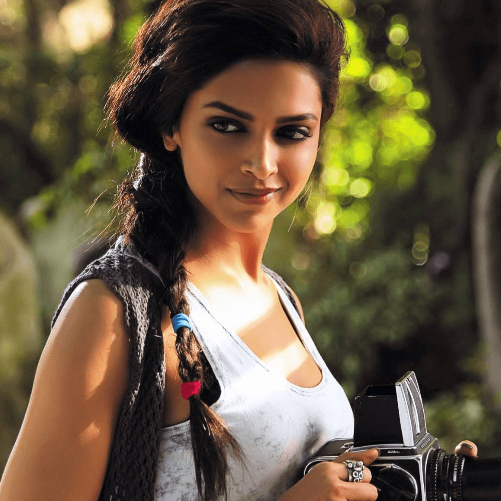 Deepika Padukone, braided hairstyle, vintage camera, SD Desktop Wallpaper