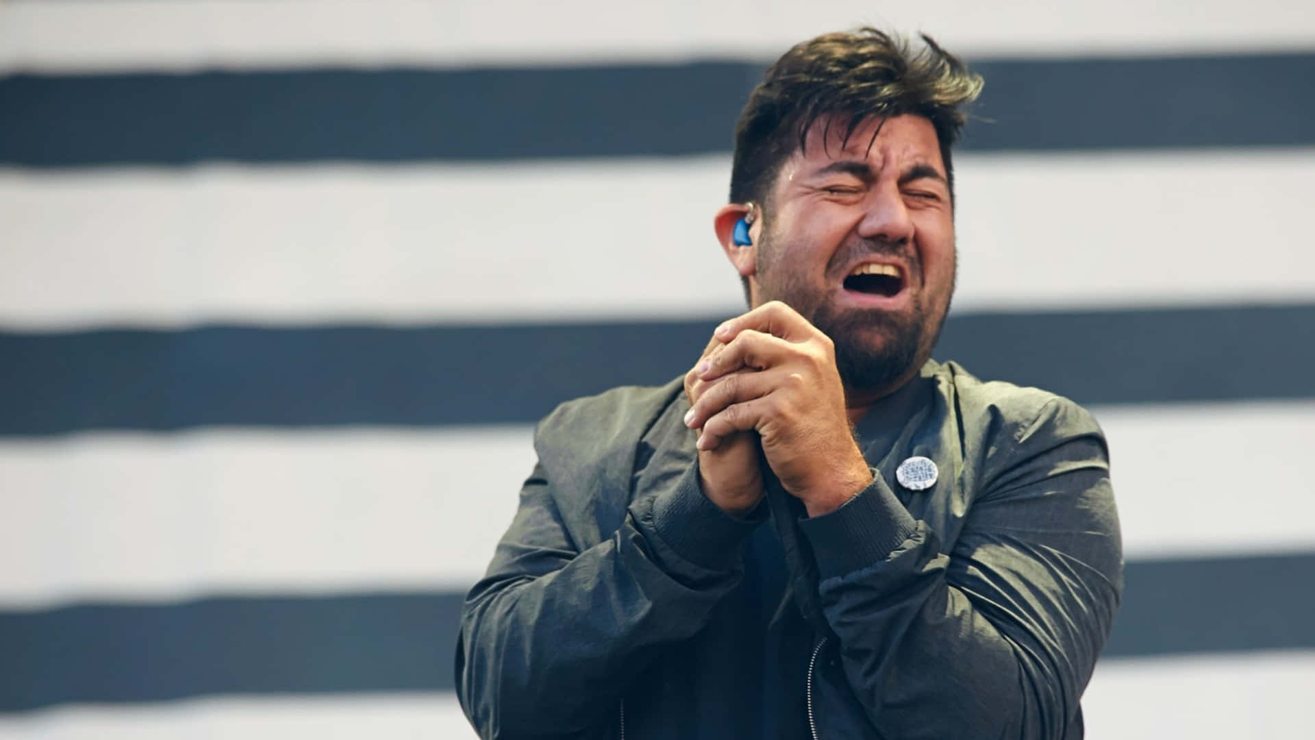 Deftones, live performance, black and white striped backdrop, Full HD Desktop Wallpaper