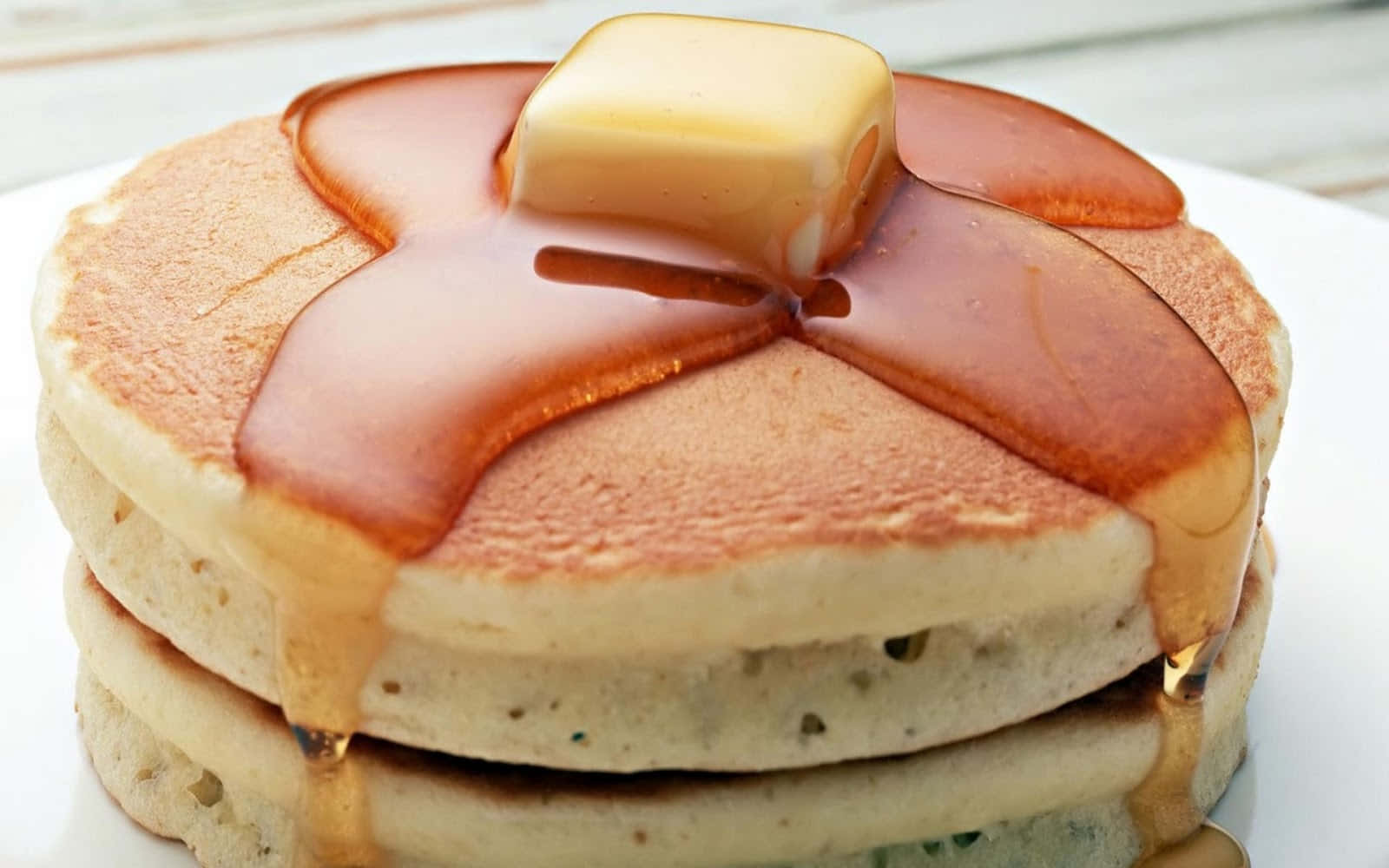 Delectable Pancakes, golden pancakes, glistening syrup, HD Desktop Wallpaper