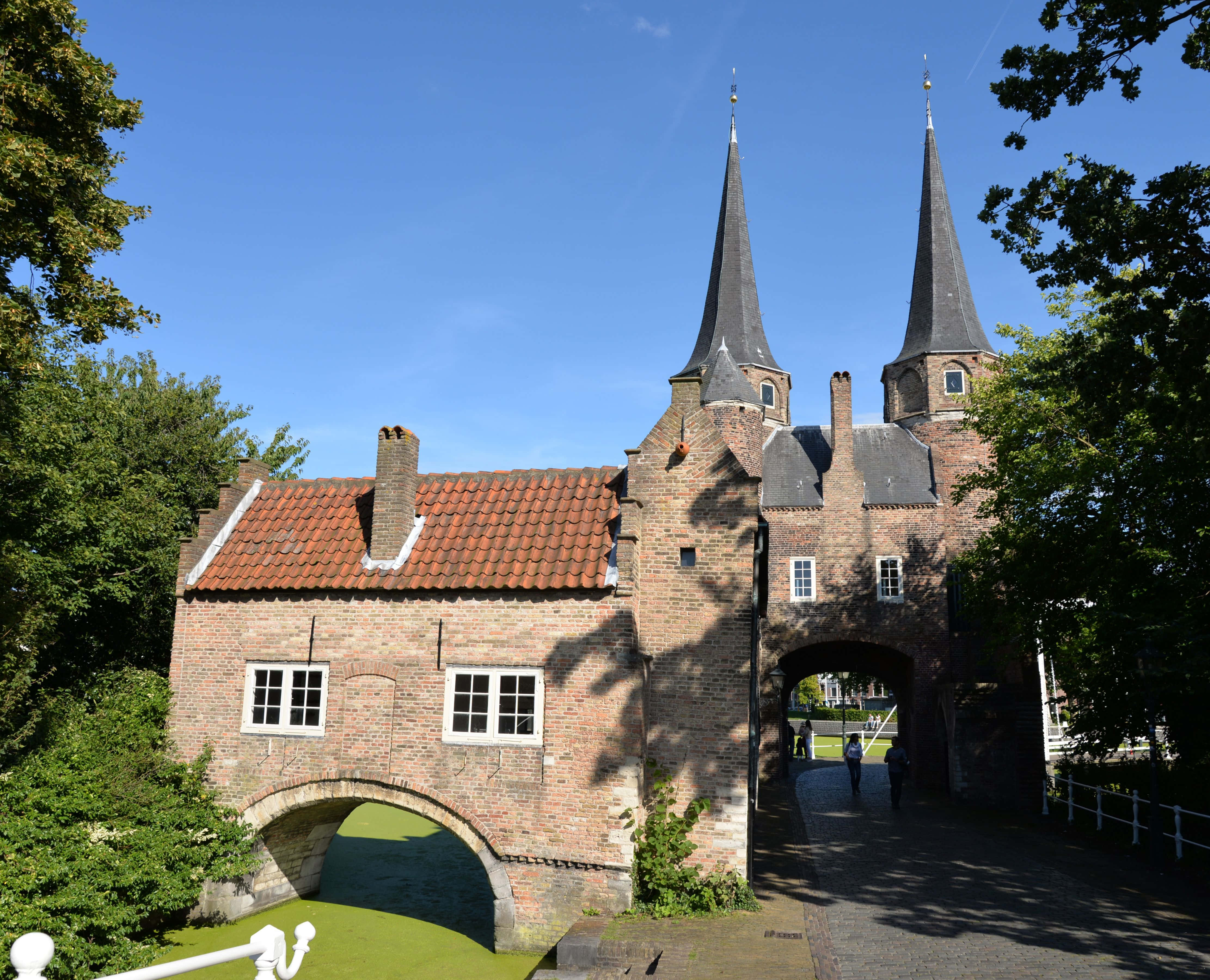 Delft, historic east gate structure, brick gatehouse, 4K Desktop Wallpaper
