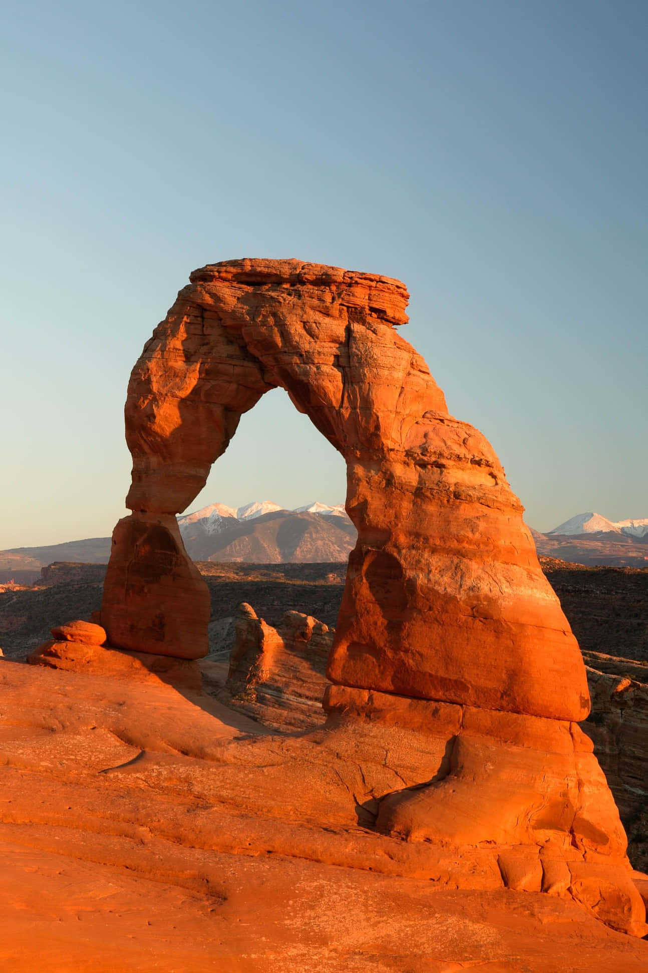 Delicate Arch, orange sandstone, warm sunlight, Full HD Phone Wallpaper