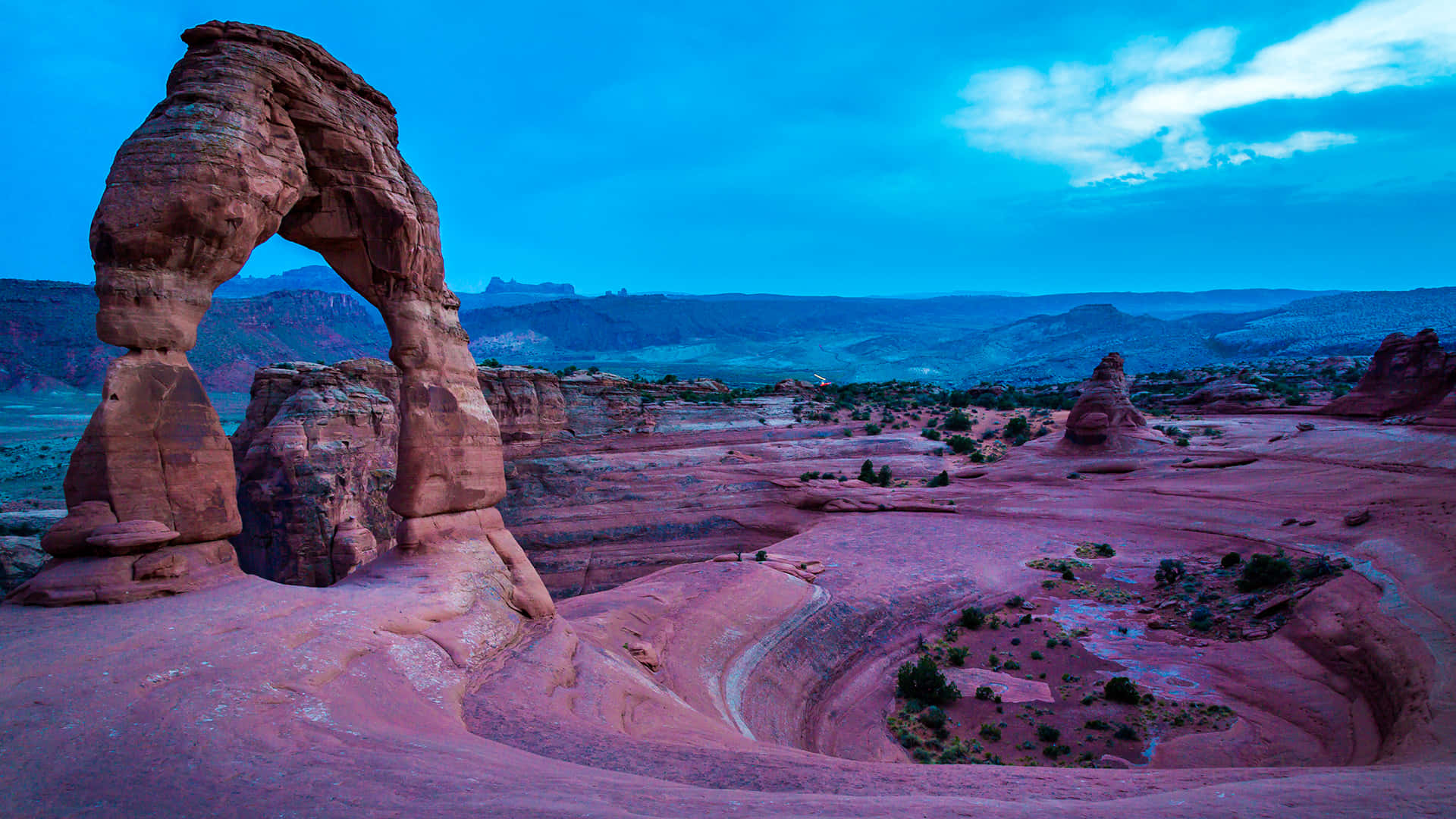 Delicate Arch, red sandstone arch, deep blue twilight sky, Full HD Desktop Wallpaper