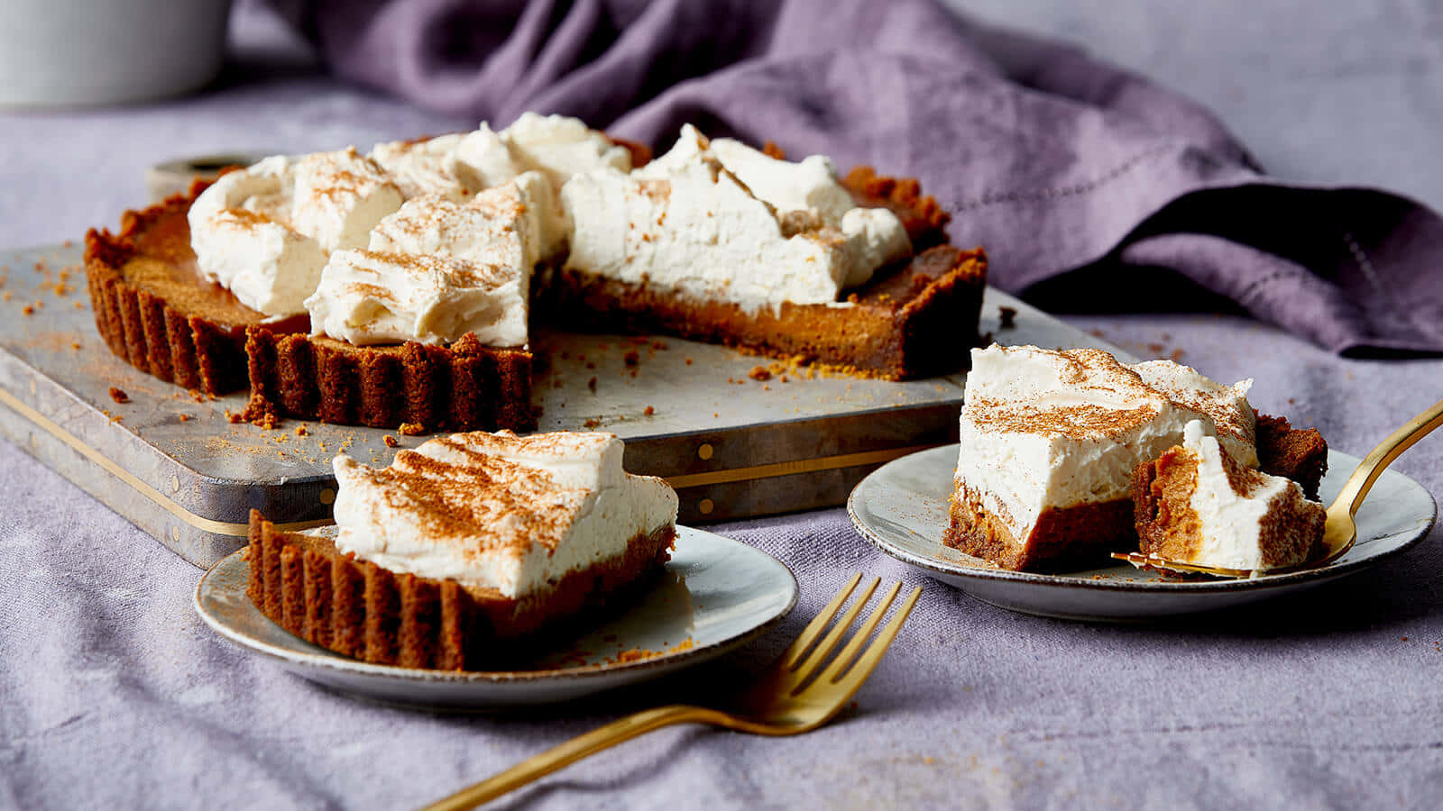 pumpkin pie, whipped cream, cinnamon, HD Desktop Wallpaper