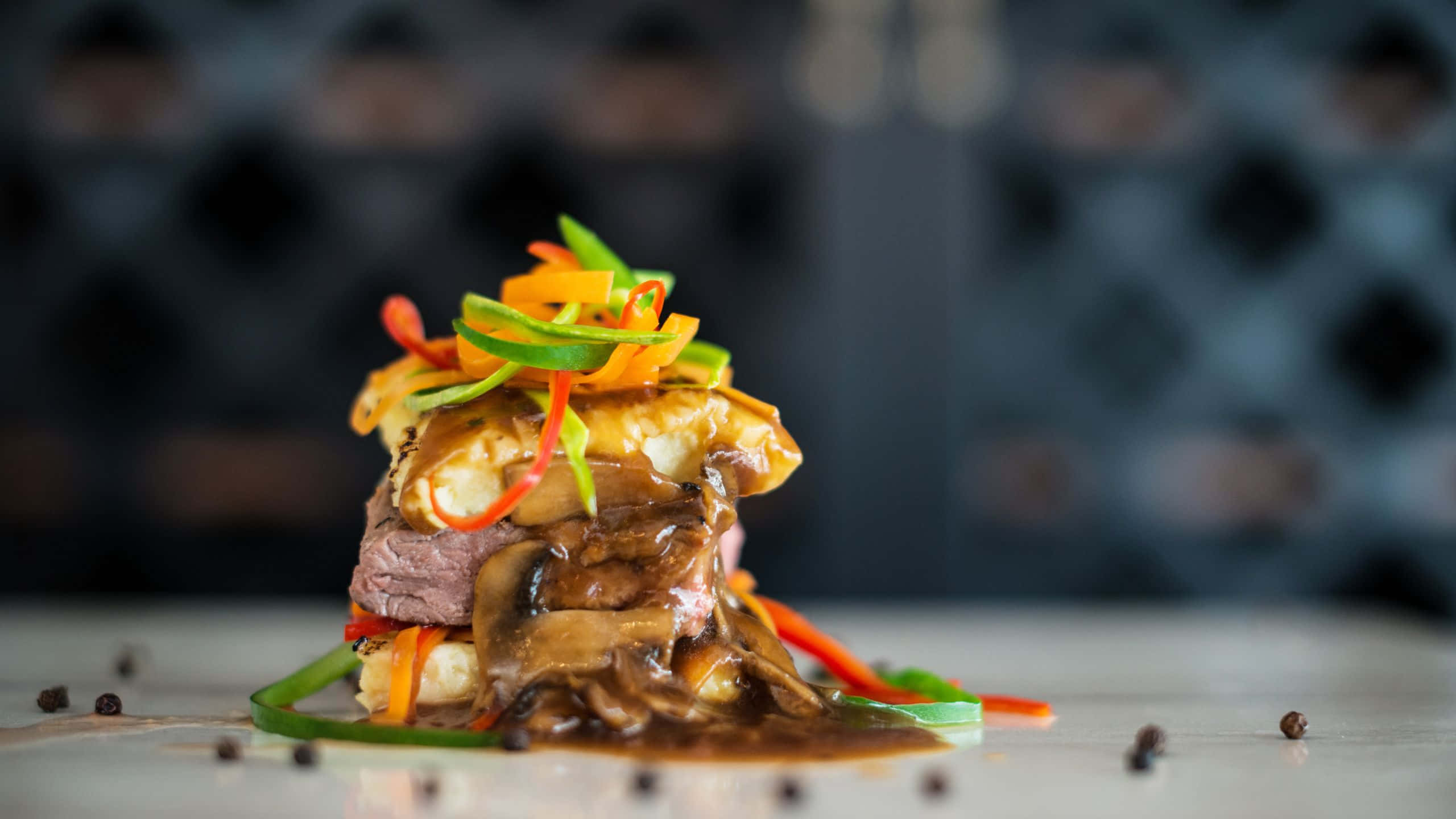 gourmet beef dish, mushrooms, colorful vegetable garnishes, 2K Desktop Wallpaper