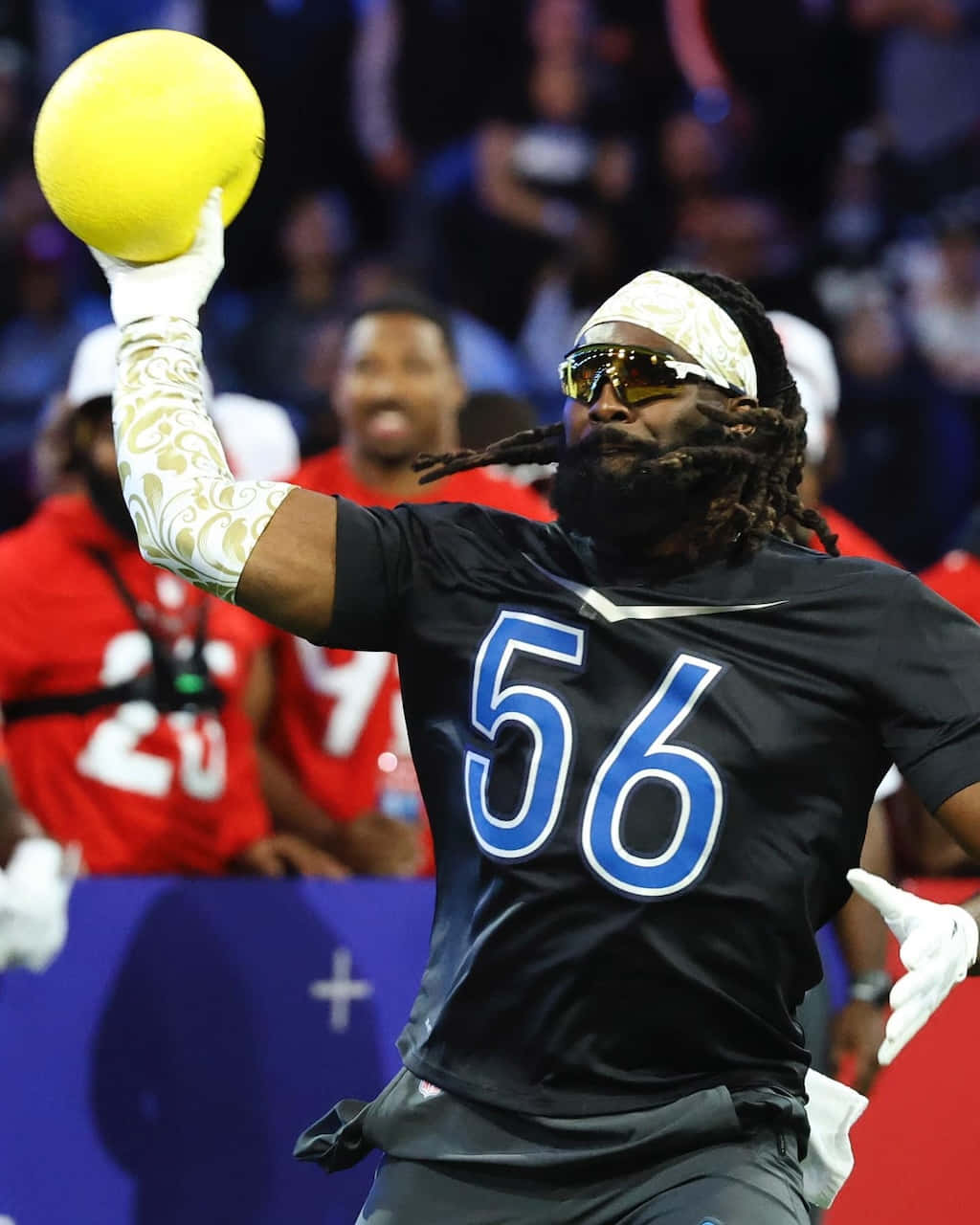Demario Davis, number 56, black jersey, HD Phone Wallpaper