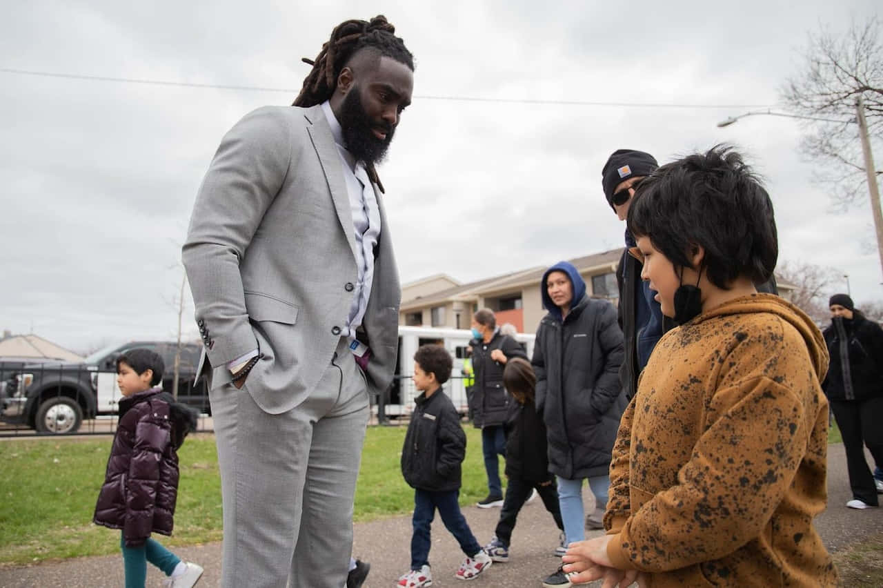 Demario Davis, gray suit, dreadlocks, HD Desktop Wallpaper
