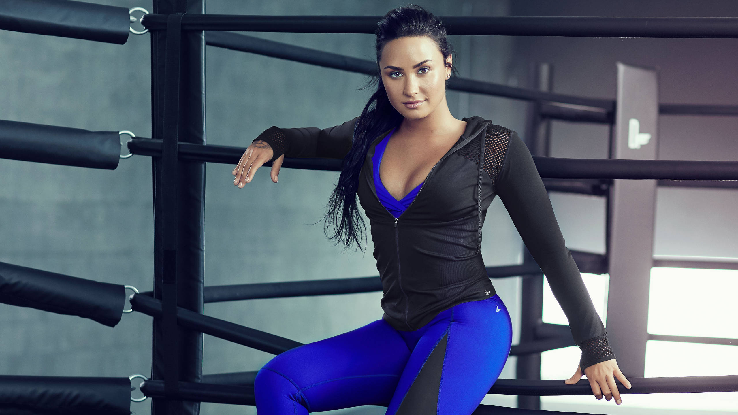 Demi Lovato, boxing ring, black ropes, 2K Desktop Wallpaper
