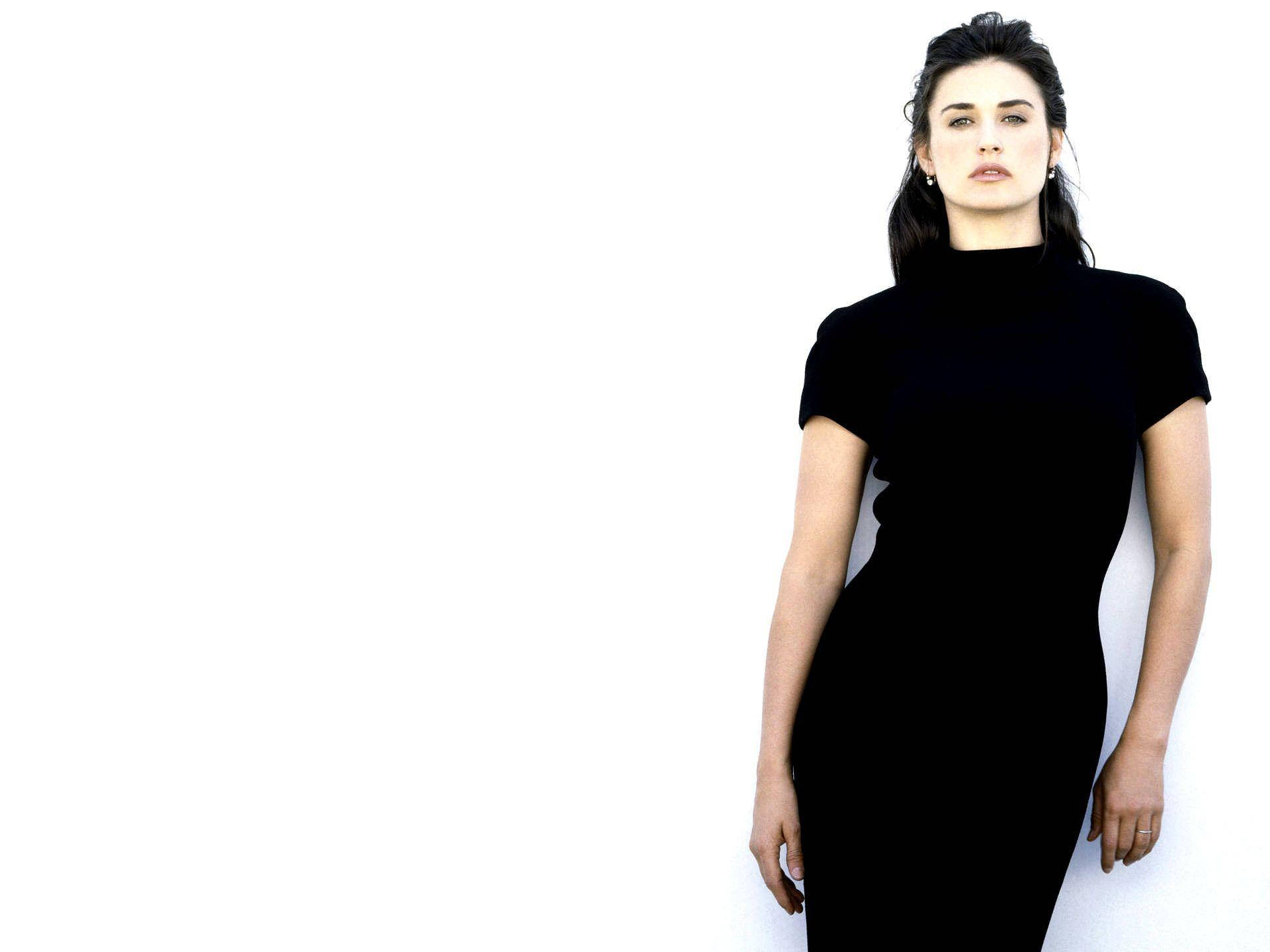 Demi Moore, sleek black dress, stark white wall, Full HD Desktop Wallpaper