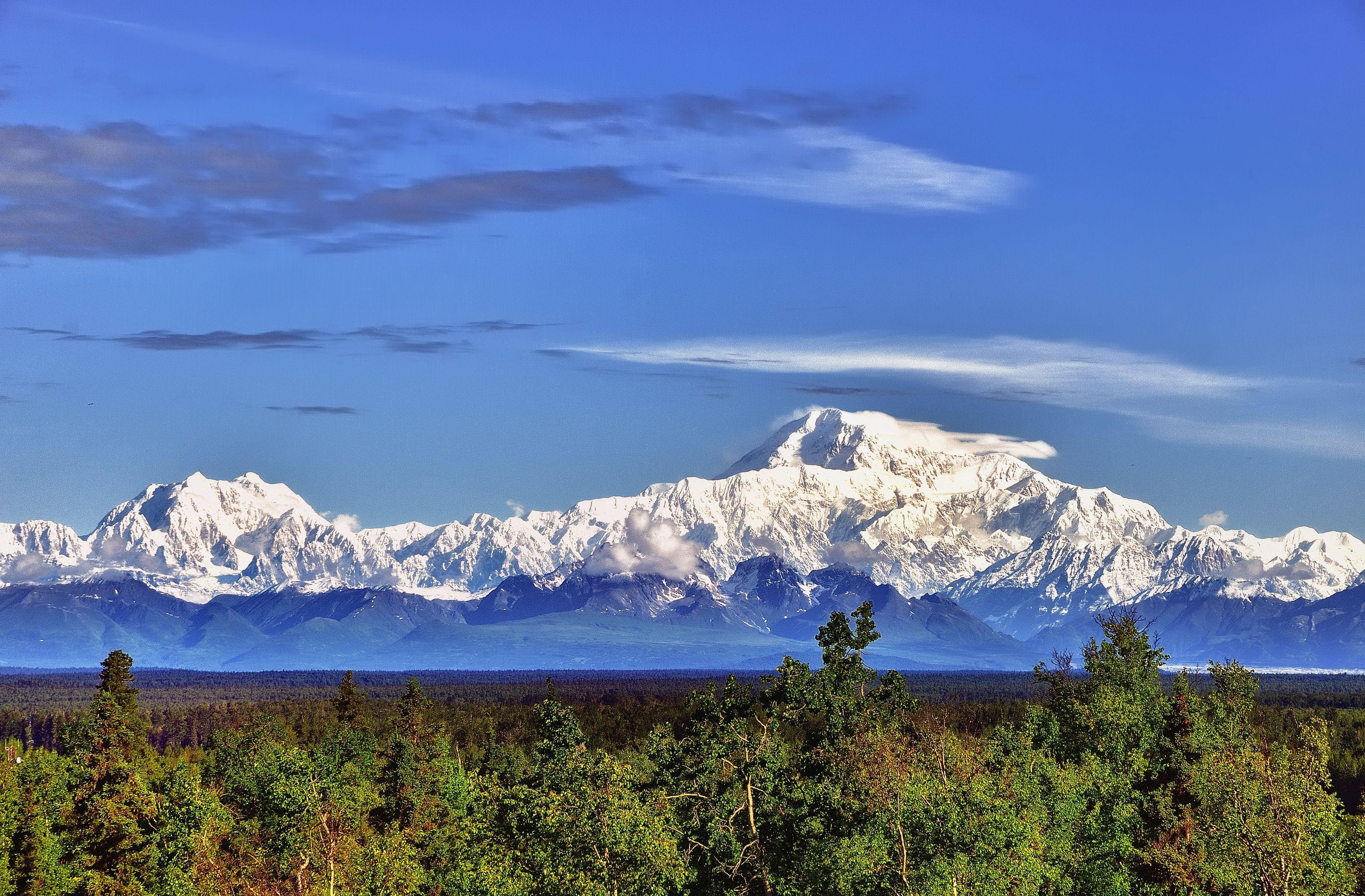 Denali, blue sky, snow-capped mountain range, 4K Desktop Wallpaper