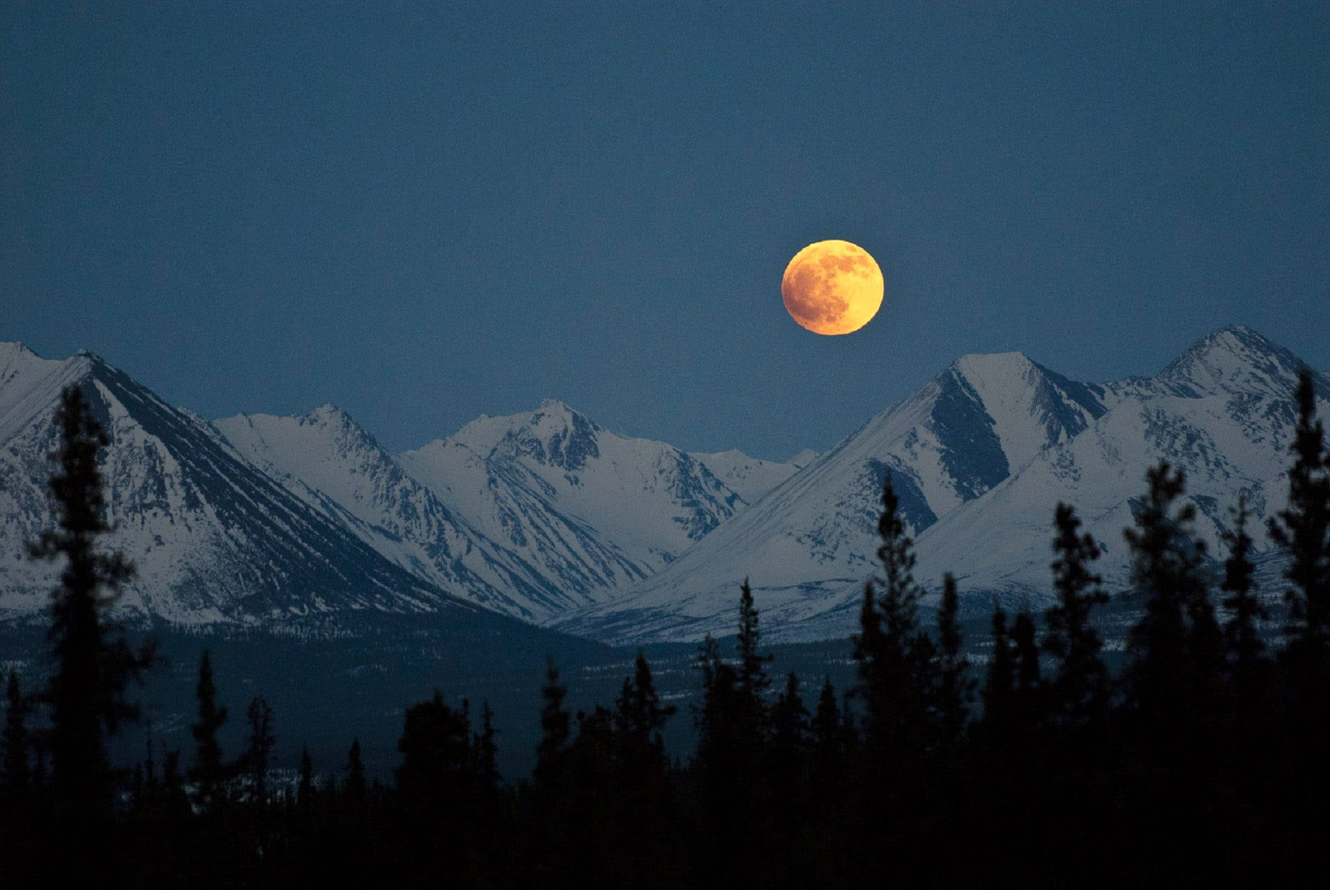 Denali Mountains, Full Moon, snowcapped mountain peaks, Full HD Desktop Wallpaper