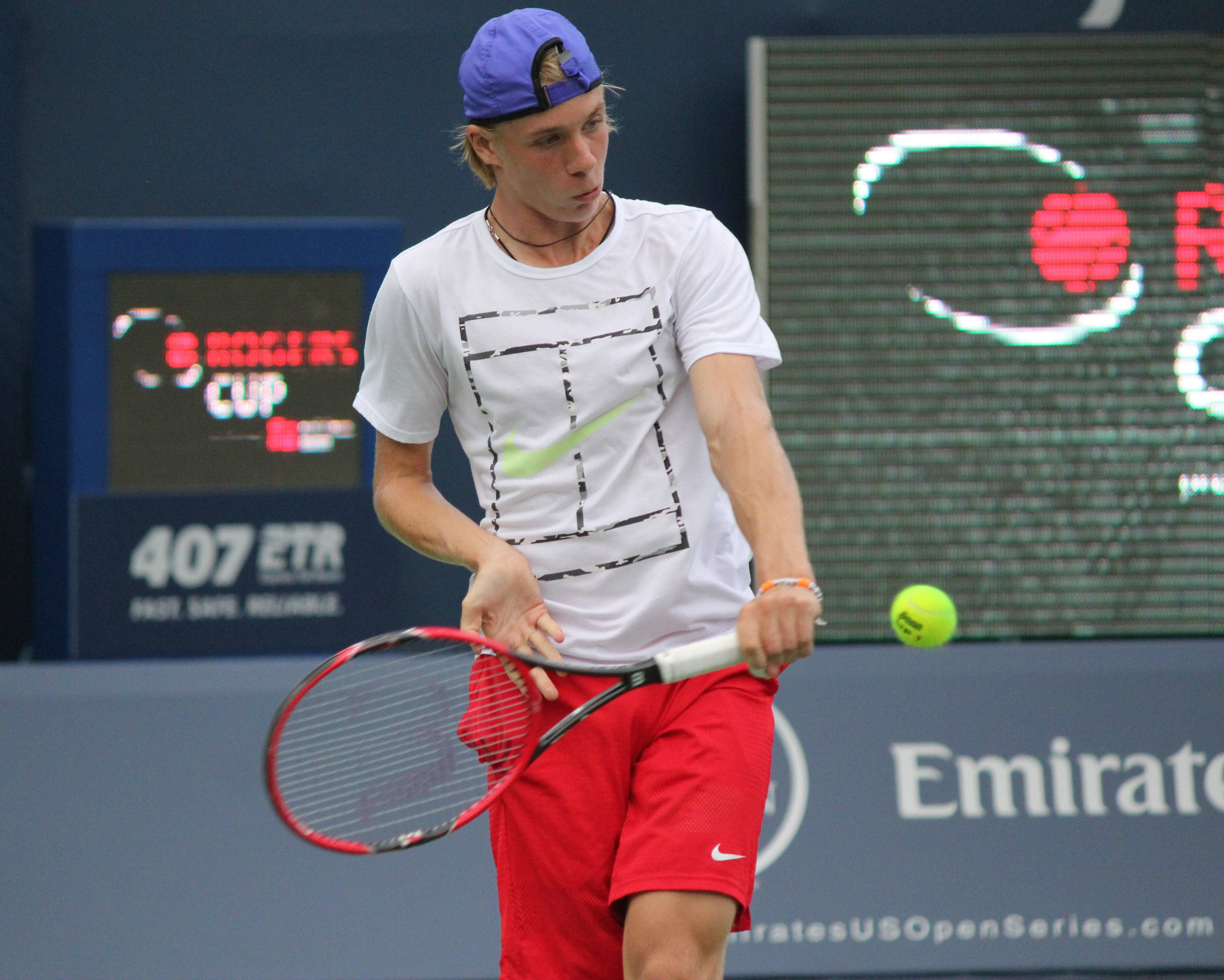 Denis Shapovalov, red shorts, white shirt, 4K Desktop Wallpaper