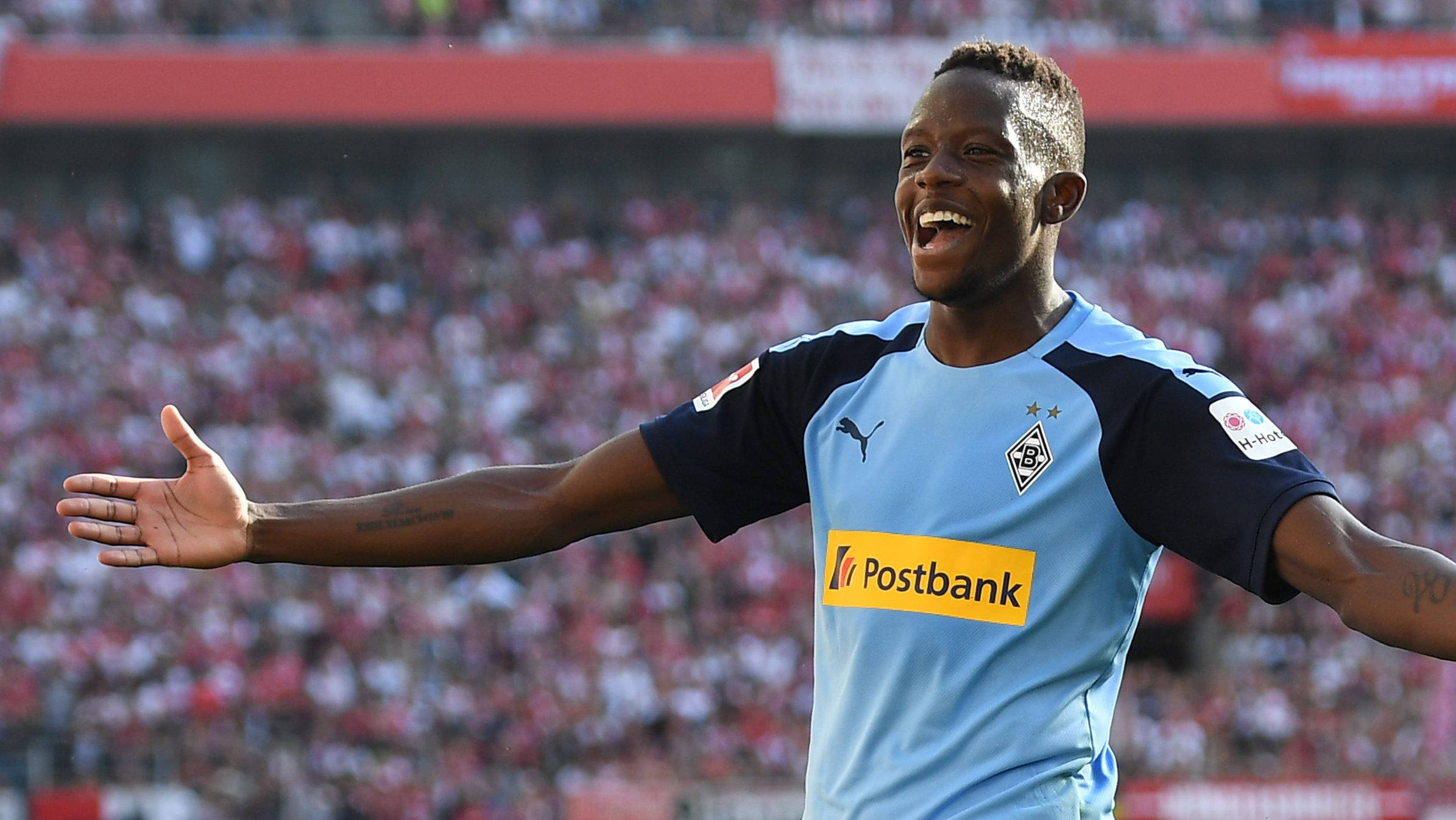 Denis Zakaria, light blue jersey, sunlit stadium field, Full HD Desktop Wallpaper