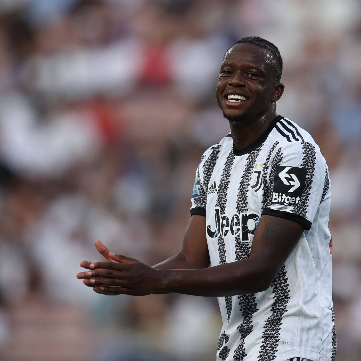 Denis Zakaria, black and white striped jersey, sunlit stadium field, HD Desktop Wallpaper