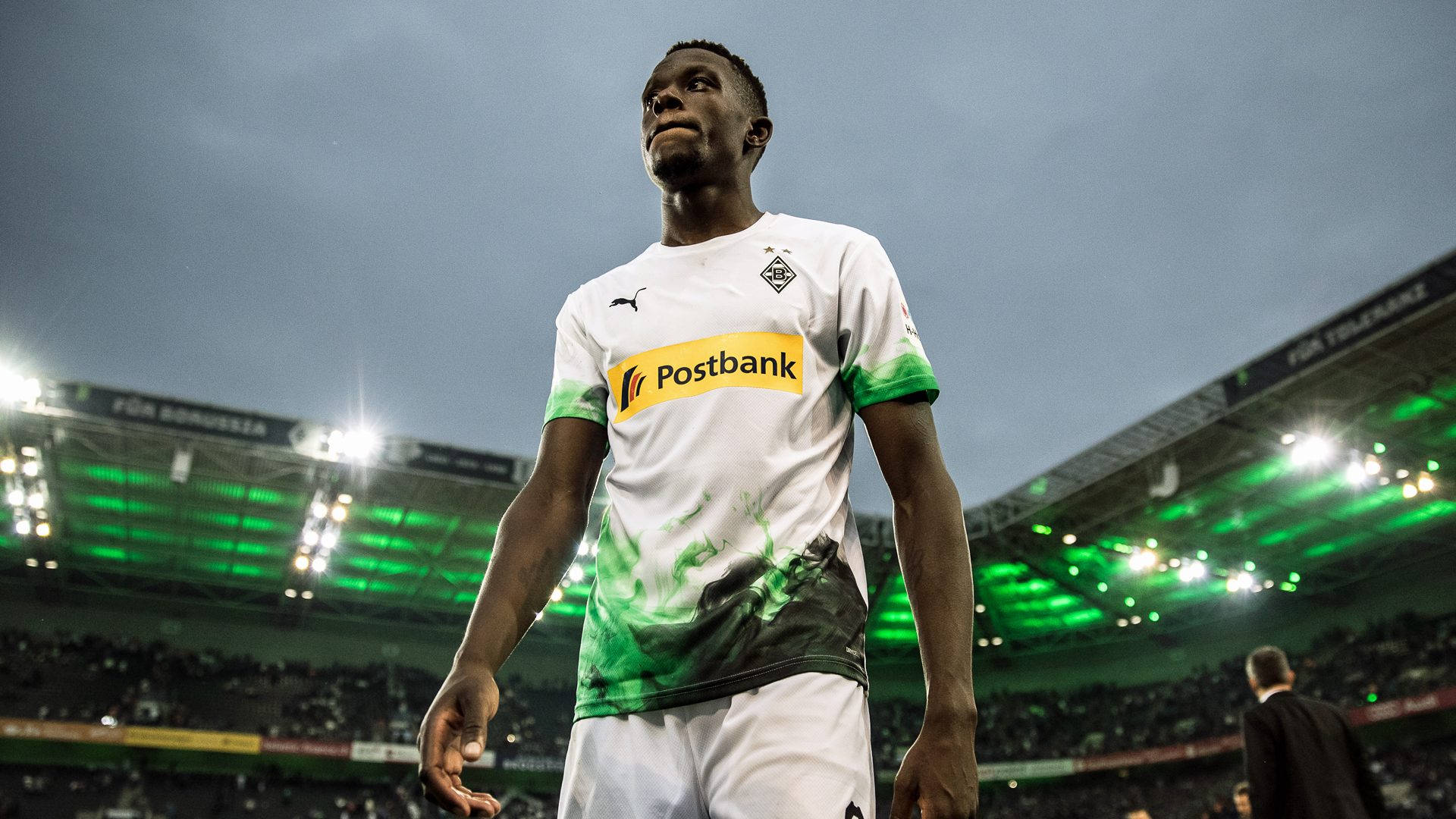 Denis Zakaria, white and green jersey, stadium pitch, Full HD Desktop Wallpaper