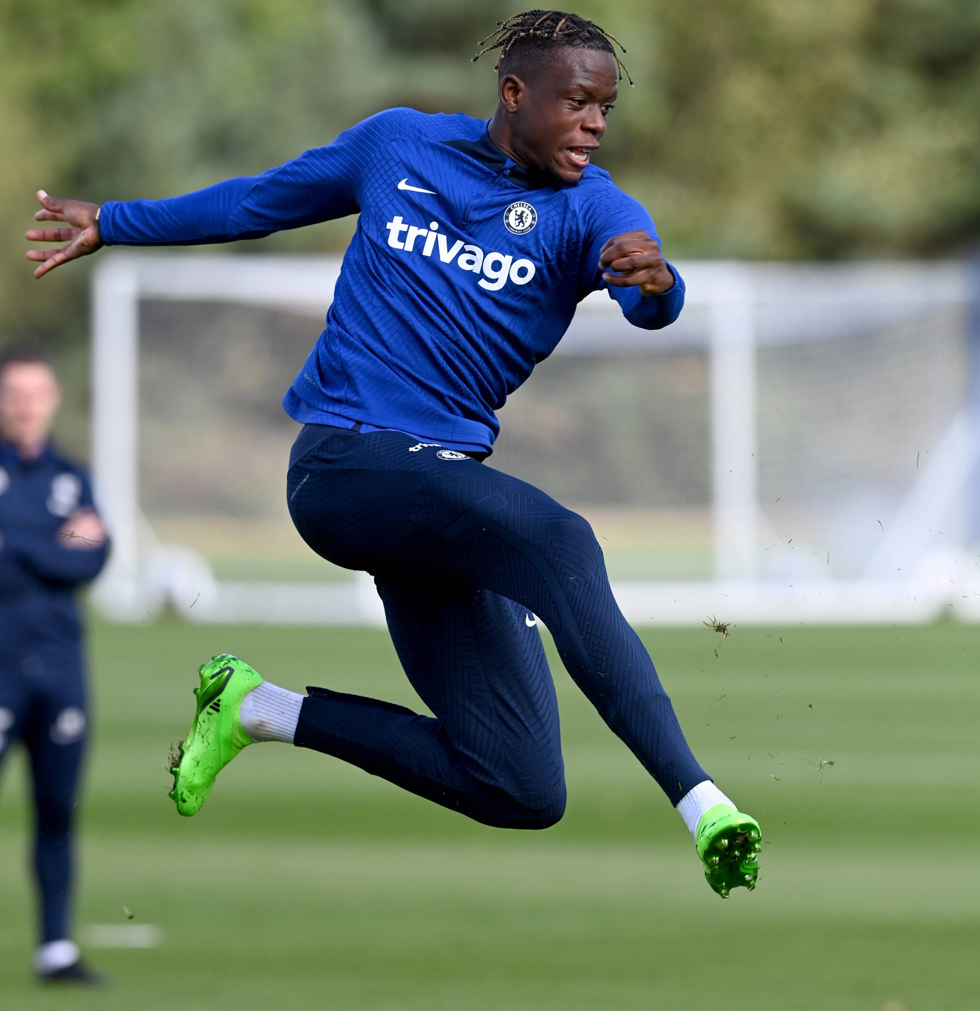 Denis Zakaria, vibrant green cleats, lush green field, 2K Phone Wallpaper