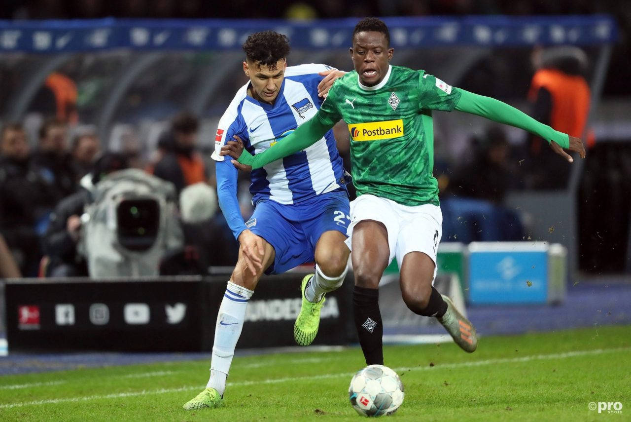 Denis Zakaria, vibrant green pitch, stadium lights, HD Desktop Wallpaper