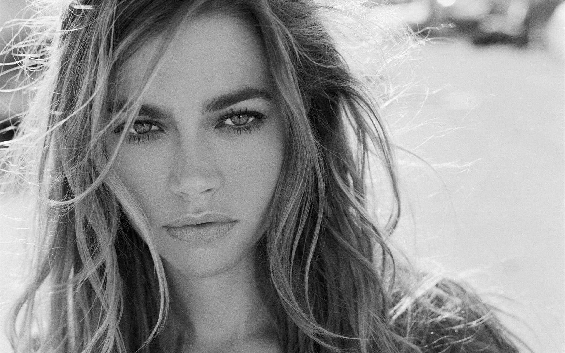 Denise Richards, black and white portrait, windswept hair, Full HD Desktop Wallpaper