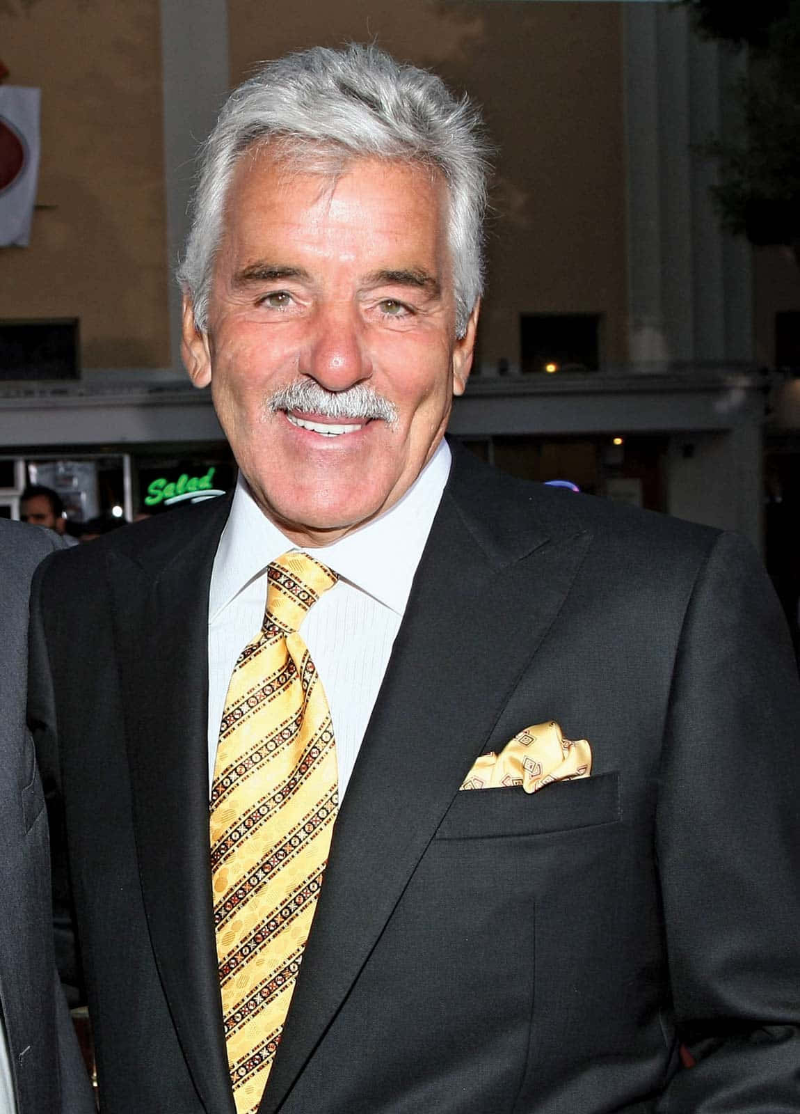 Dennis Farina, black suit, yellow patterned tie, HD Phone Wallpaper