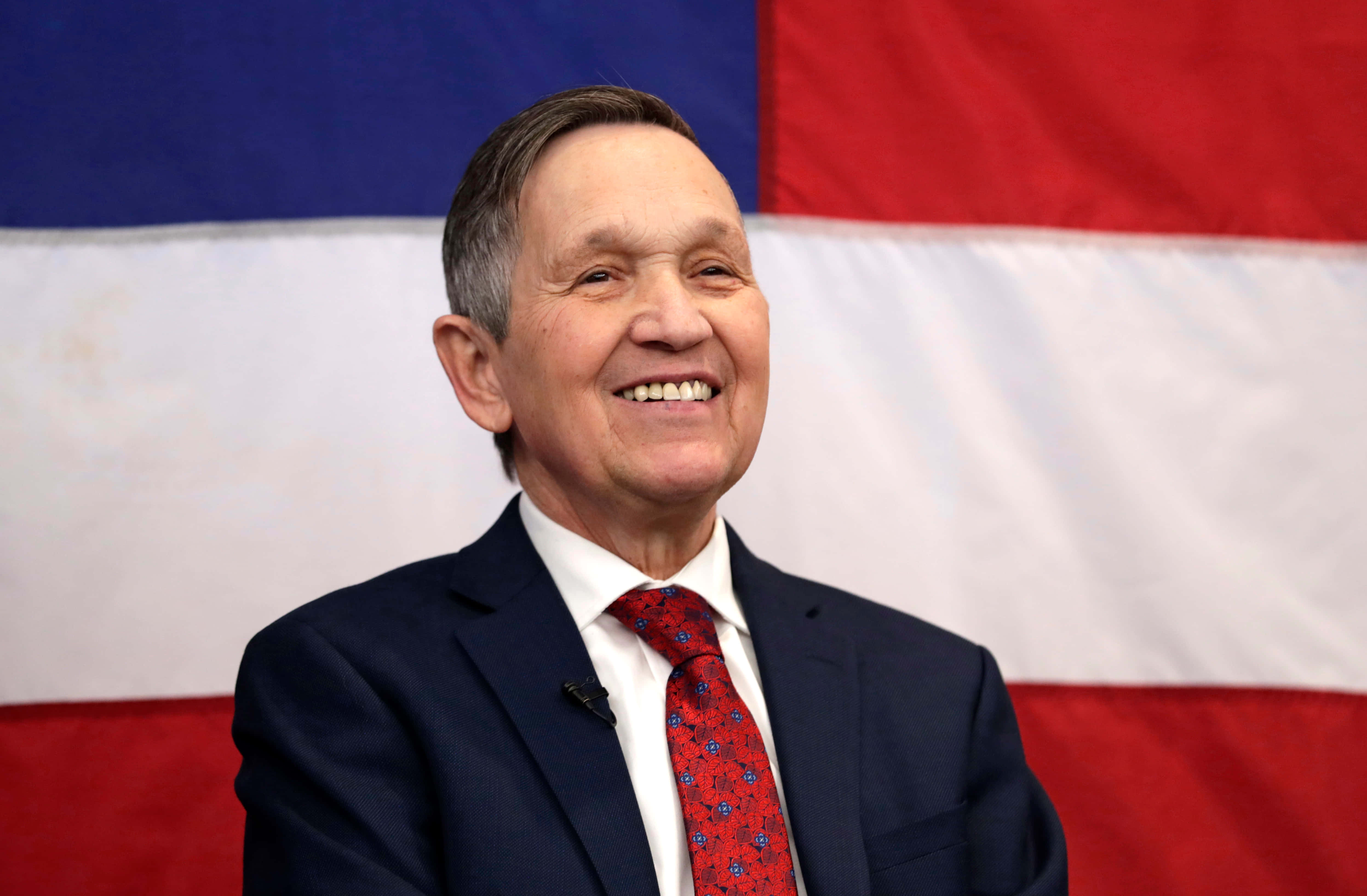 Dennis Kucinich, dark suit, red patterned tie, 4K Desktop Wallpaper