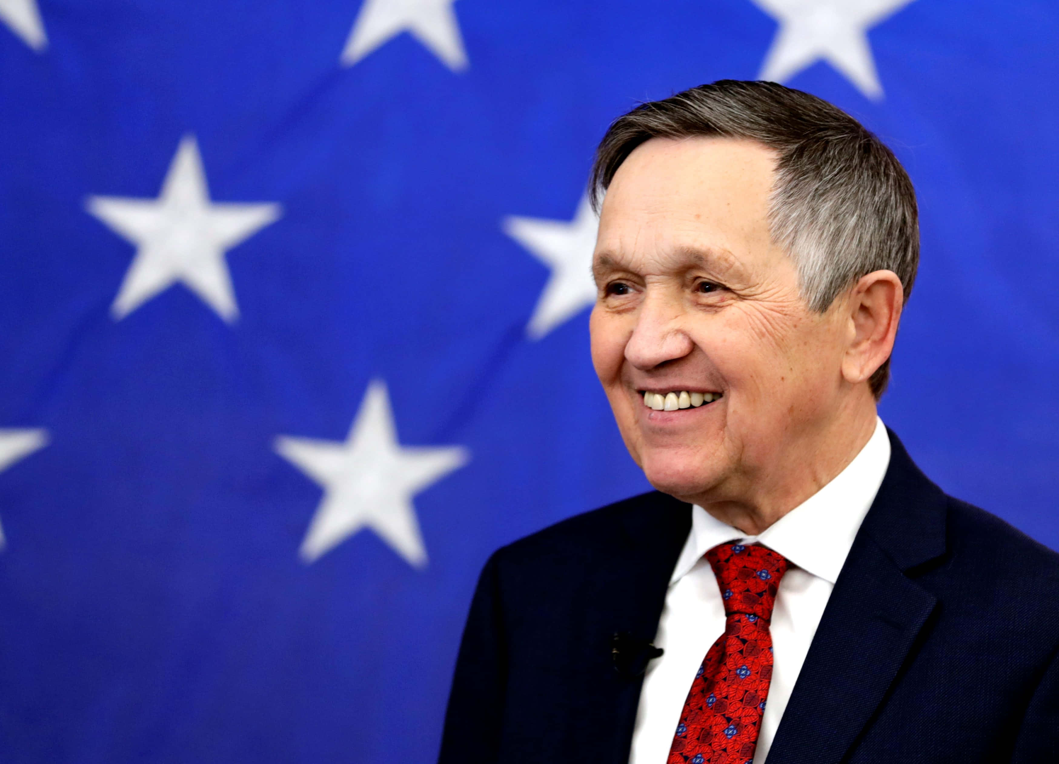 Dennis Kucinich, smiling older man, dark suit, 2K Desktop Wallpaper