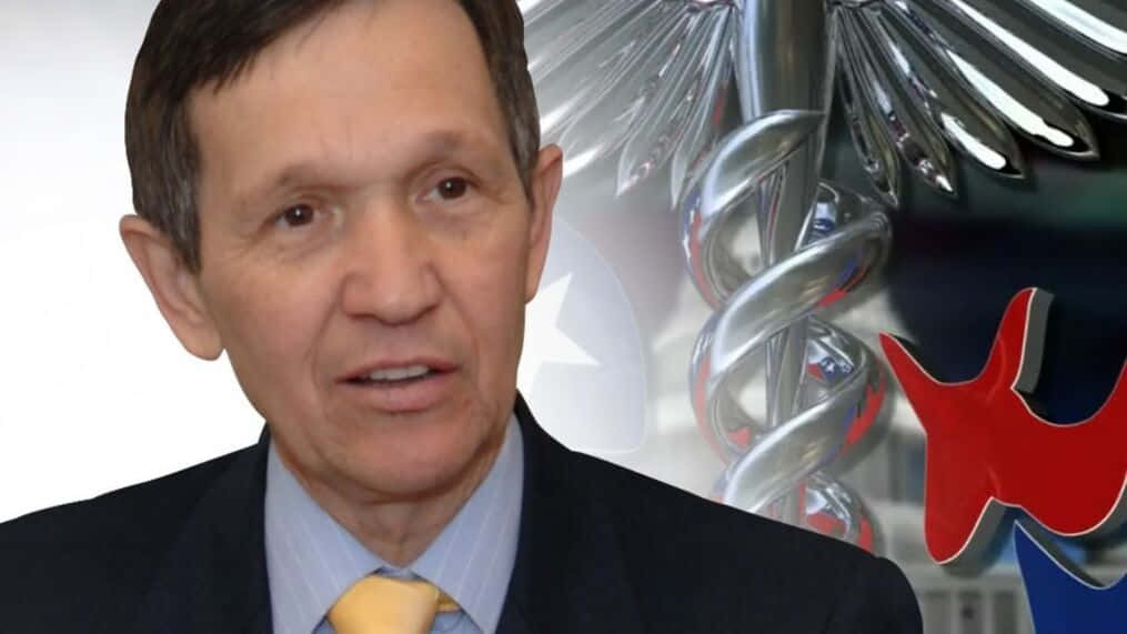 Dennis Kucinich, suit, yellow tie, SD Desktop Wallpaper