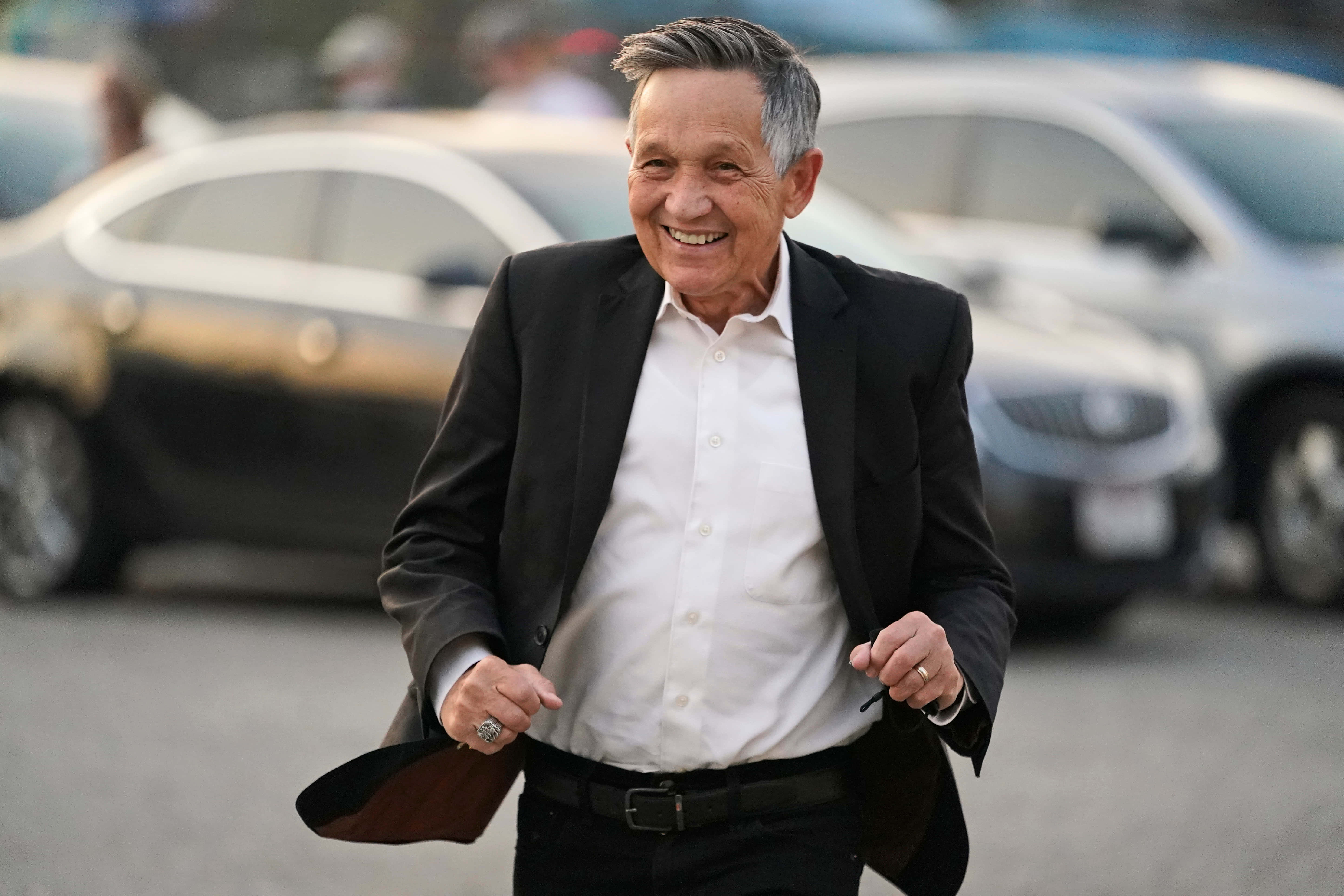 Dennis Kucinich, black blazer, white shirt, 5K Desktop Wallpaper