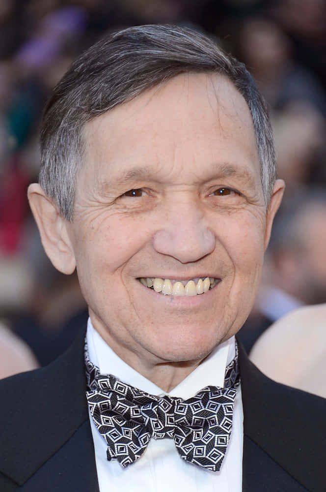 Dennis Kucinich, tuxedo, geometric bow tie, SD Phone Wallpaper