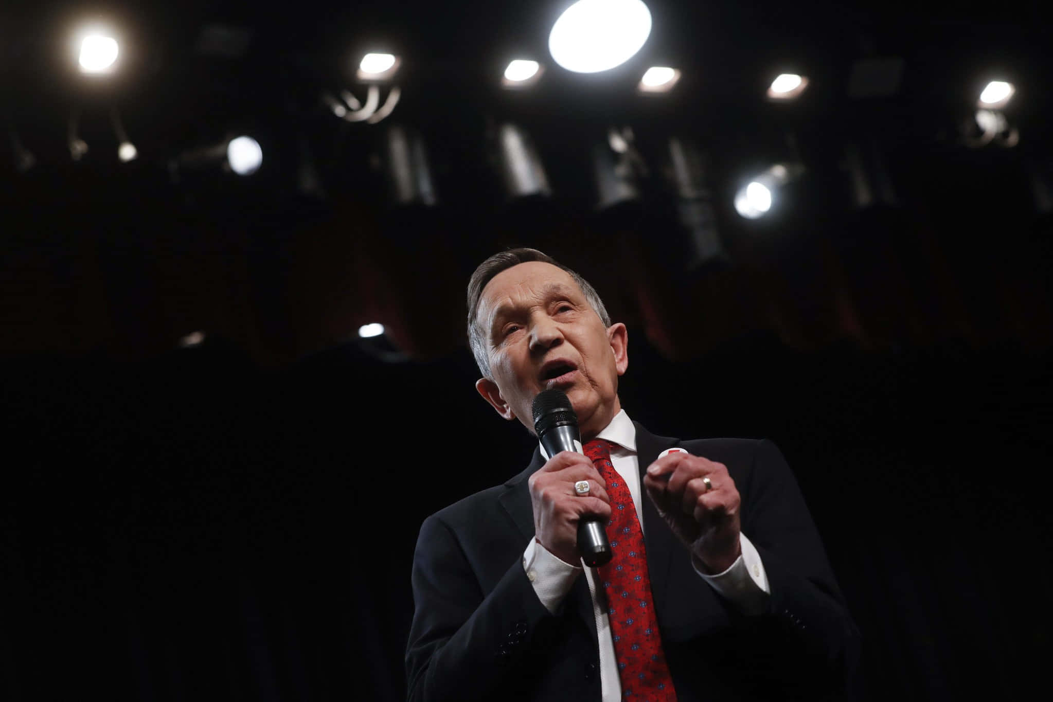 Dennis Kucinich, suit, red tie, Full HD Desktop Wallpaper