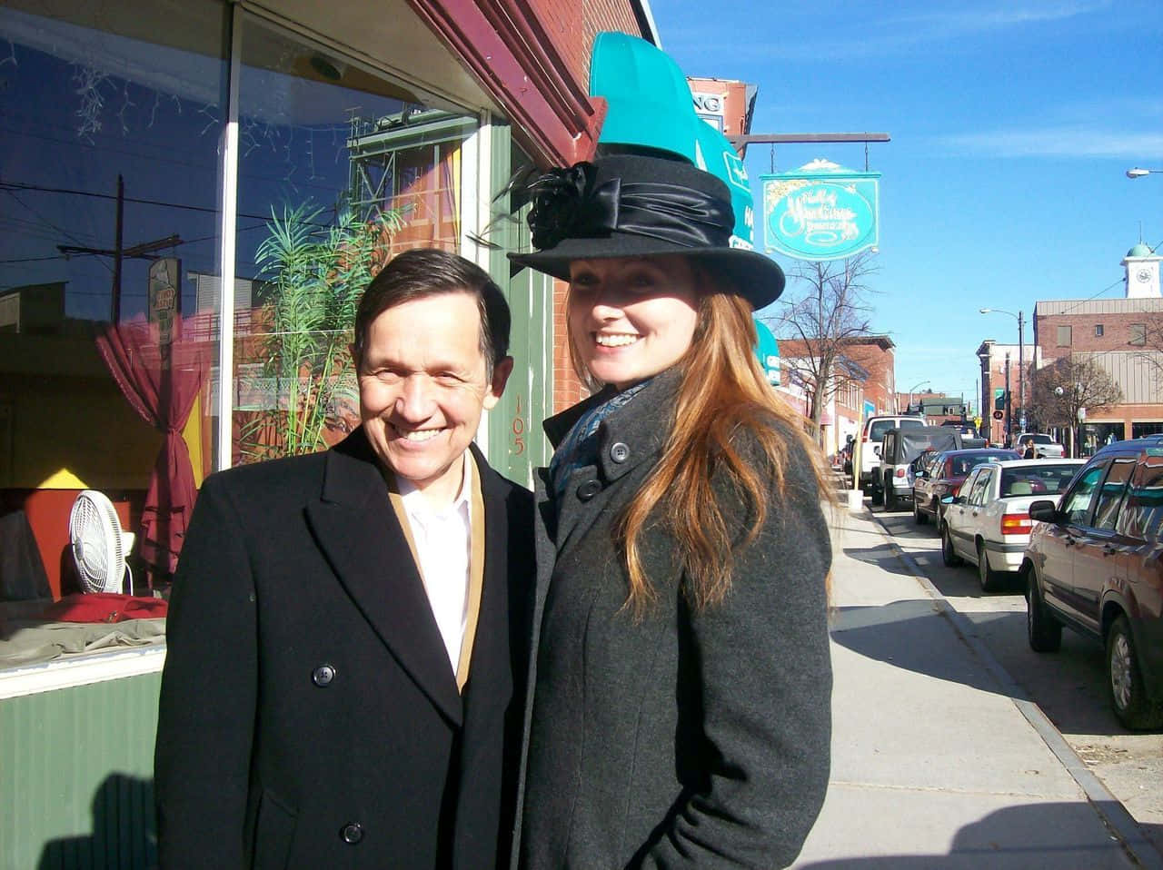Dennis Kucinich, her wife, black, HD Desktop Wallpaper