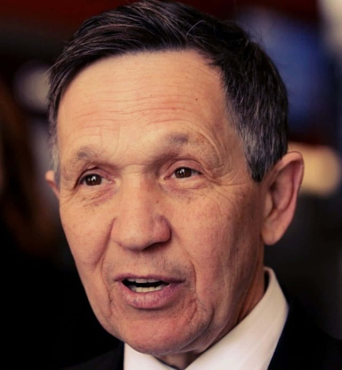 Dennis Kucinich, elderly man, deep wrinkles, SD Phone Wallpaper